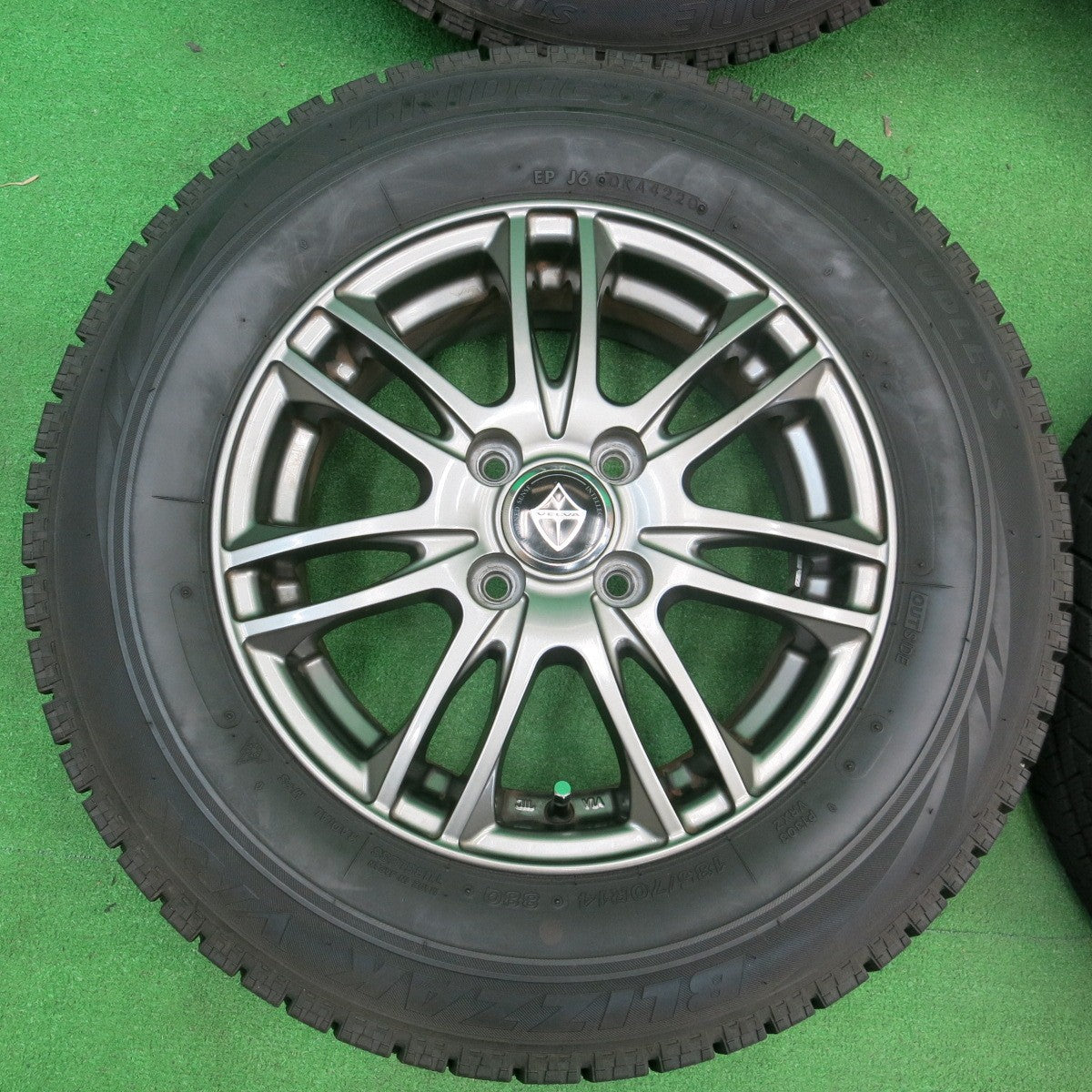 *送料無料* バリ溝！20年！綺麗！9分★スタッドレス 185/70R14 ブリヂストン ブリザック VRX VELVA ヴェルヴァ 14インチ PCD100/4H★4042903ナス