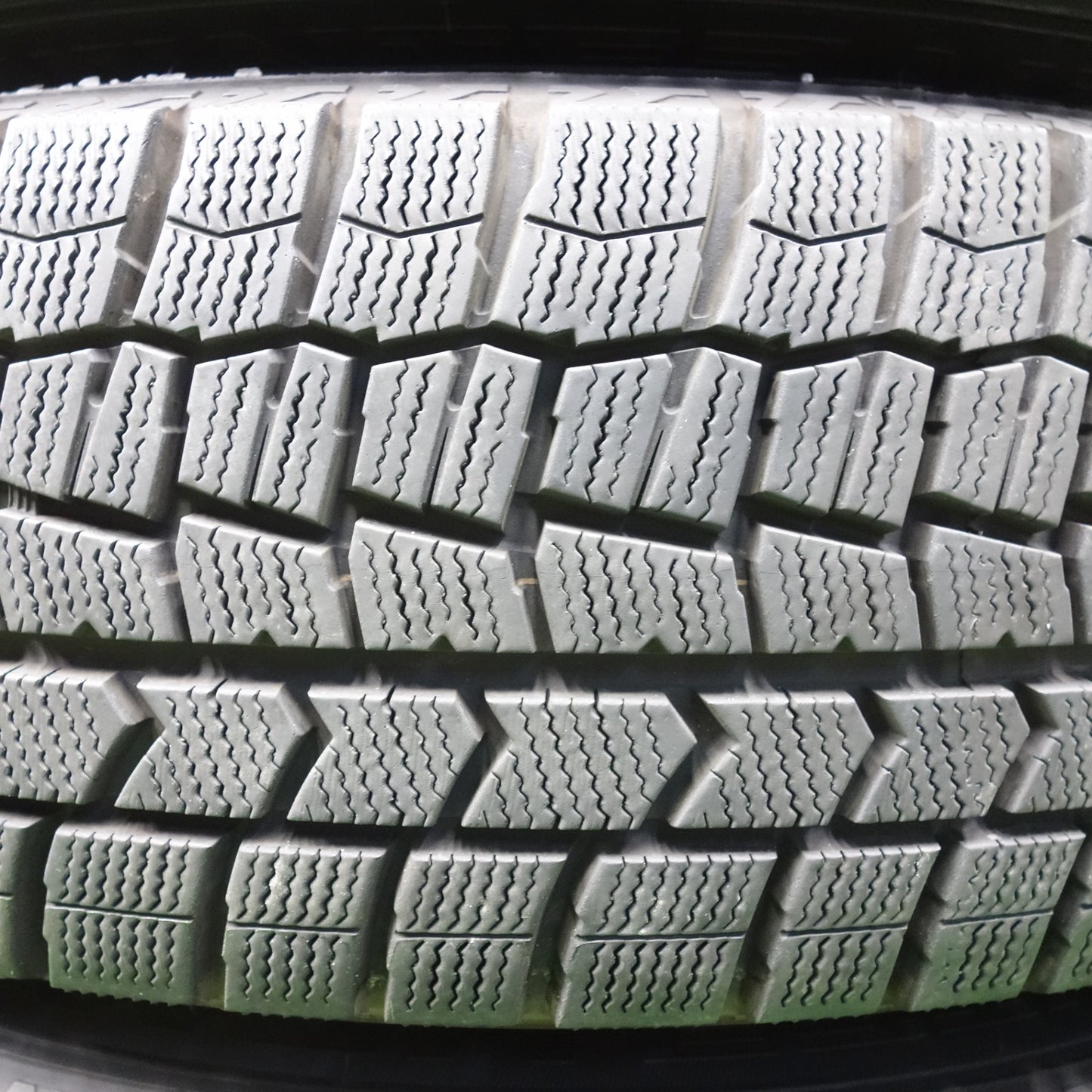 バリ溝！22年！キレイ！9.5分★スタッドレス 205/60R16 ダンロップ ウインターマックス WM02 DILETTO ディレット 16インチ PCD114.3/5H★5121406KTス