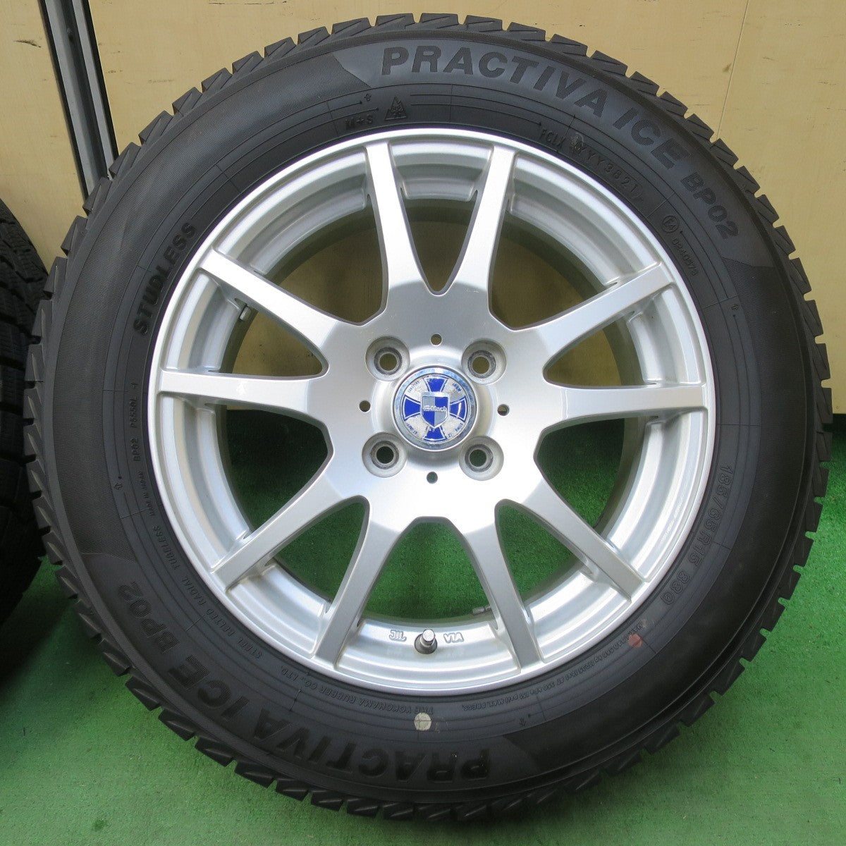 バリ溝！23年！9.5分以上★スタッドレス 185/65R15 ヨコハマ アイスガード iG60 プラクティバ アイス BP02 GMach 15インチ PCD100/4H★5053103イス