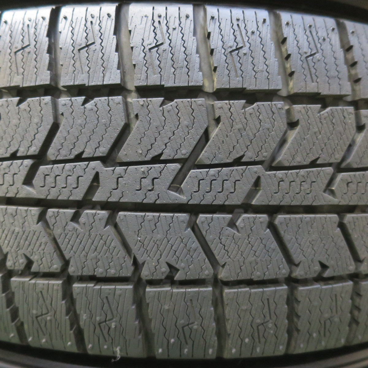 バリ溝！24年！キレイ！ほぼ10分◎スタッドレス 185/60R15 トーヨー オブザーブ GIZ3 ravrion RS01 ラブリオン 15インチ PCD100/4H◎6090909イス