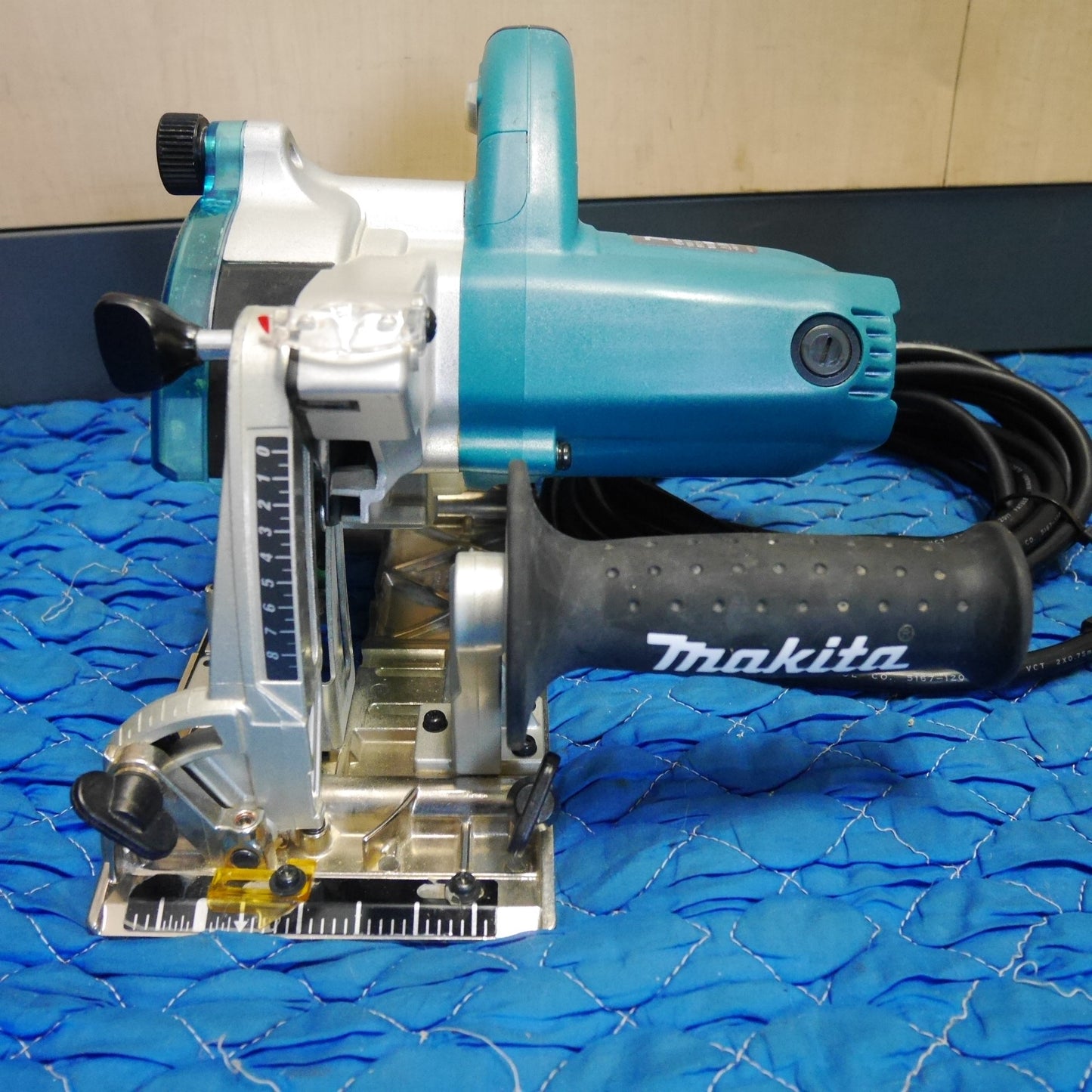 [送料無料] 付属品付き☆マキタ 小型 ミゾキリ 3005BA 電動 工具 切断機 溝切り 溝きり カッター コード式 100V makita☆