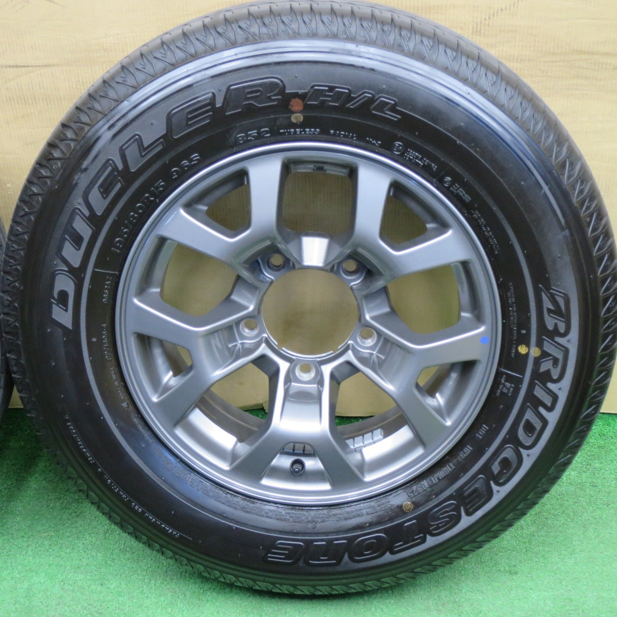 バリ溝！25年！キレイ！9.5分★スズキ ジムニー シエラ ノマド 純正 195/80R15 ブリヂストン デューラー H/L 852 DUELER 15インチ PCD139.7/5H★6031202NKノ
