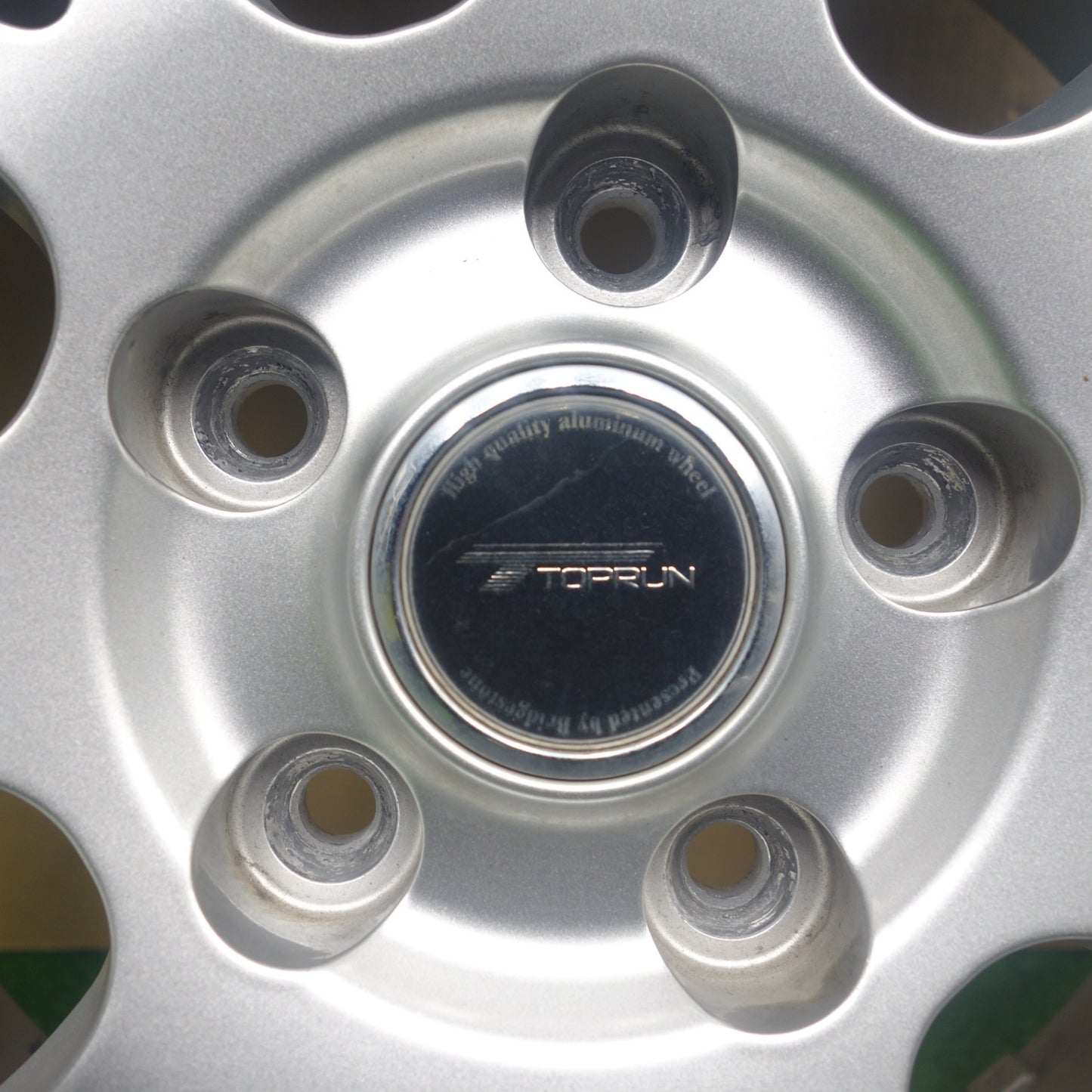 バリ溝！22年！キレイ！9.5分★スタッドレス 215/60R16 ブリヂストン ブリザック VRX2 TOPRUN トップラン 16インチ PCD114.3/5H★6020906KTス
