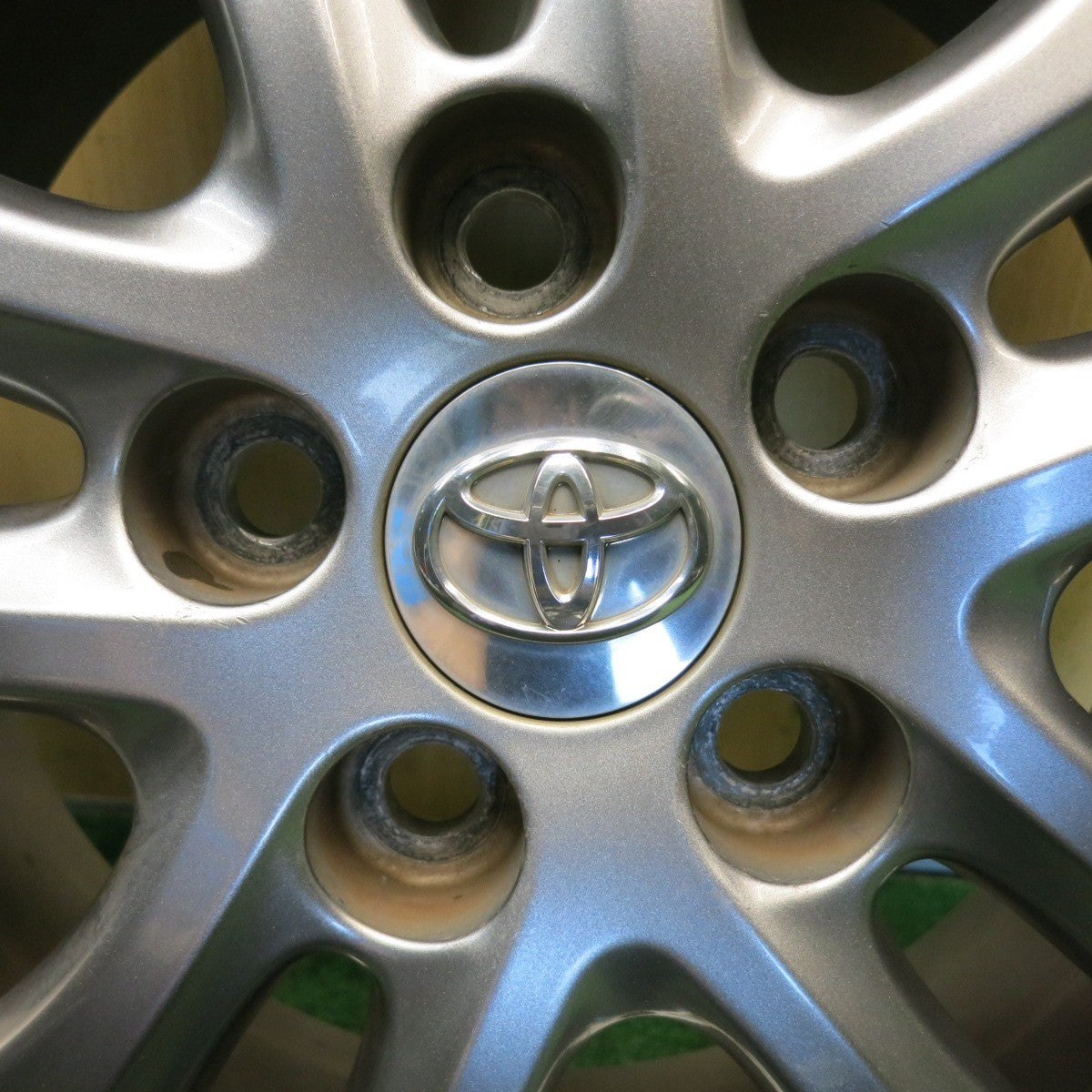 4本価格！24年★トヨタ 70系 ノア ヴォクシー 純正 205/60R16 ブリヂストン LUFT RV2 16インチ PCD114.3/5H★6053005HAノ