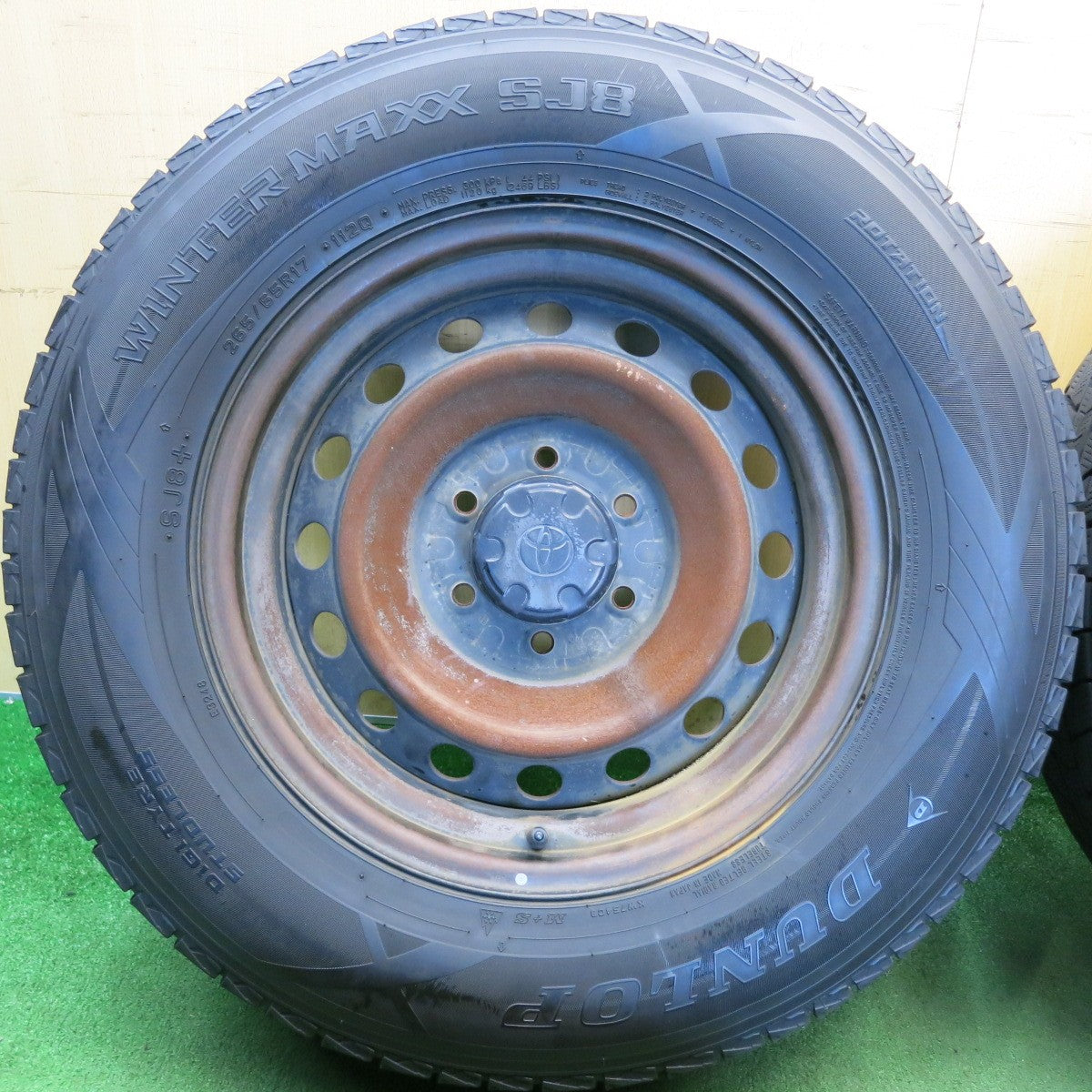 バリ溝！9.5分★トヨタ FJクルーザー 純正 スチール 265/65R17 スタッドレス ダンロップ ウインターマックス SJ8 SJ8+ 17インチ PCD139.7/6H★6061101HAス