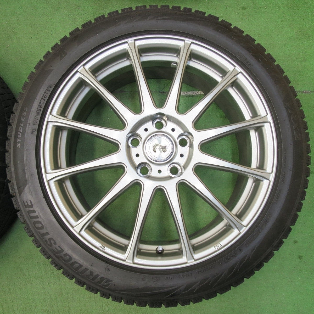 4本価格★スタッドレス 235/45R18 ブリヂストン ブリザック VRX2 ravrion TRD ラブリオン 18インチ PCD114.3/5H★5021508イス