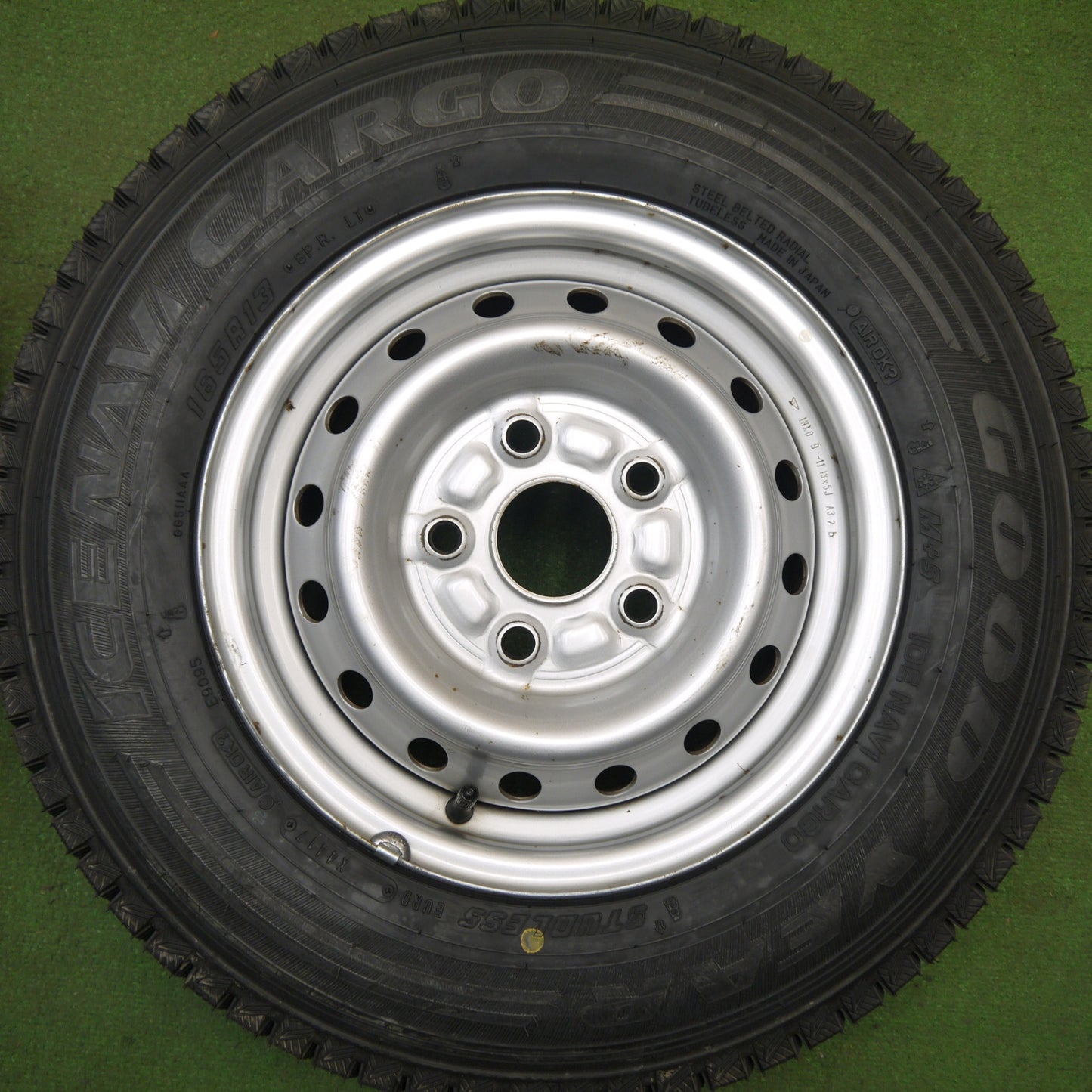 ほぼ未使用★ダイハツ 純正 スチール タウンエース ハイゼット 等 165R13 8PR スタッドレス グッドイヤー アイスナビ CARGO カーゴ 13インチ PCD114.3/5H★6012704Hス