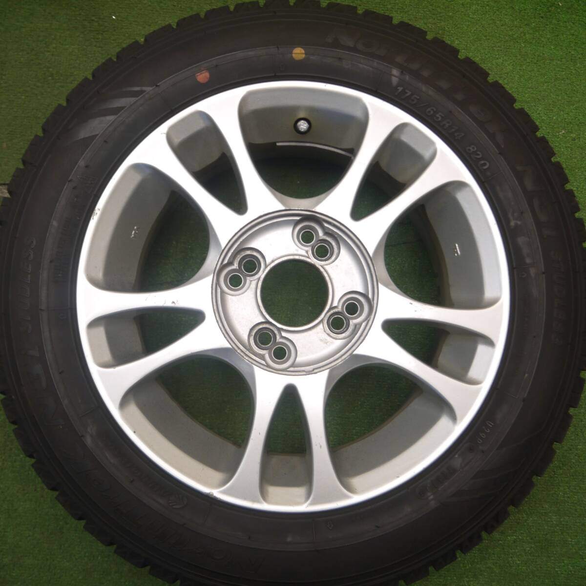 バリ溝！ほぼ10分★スタッドレス 175/65R14 オートバックス ノーストレック N3i 社外 アルミ 14インチ PCD 100 114.3/4H マルチ★5021706Hス