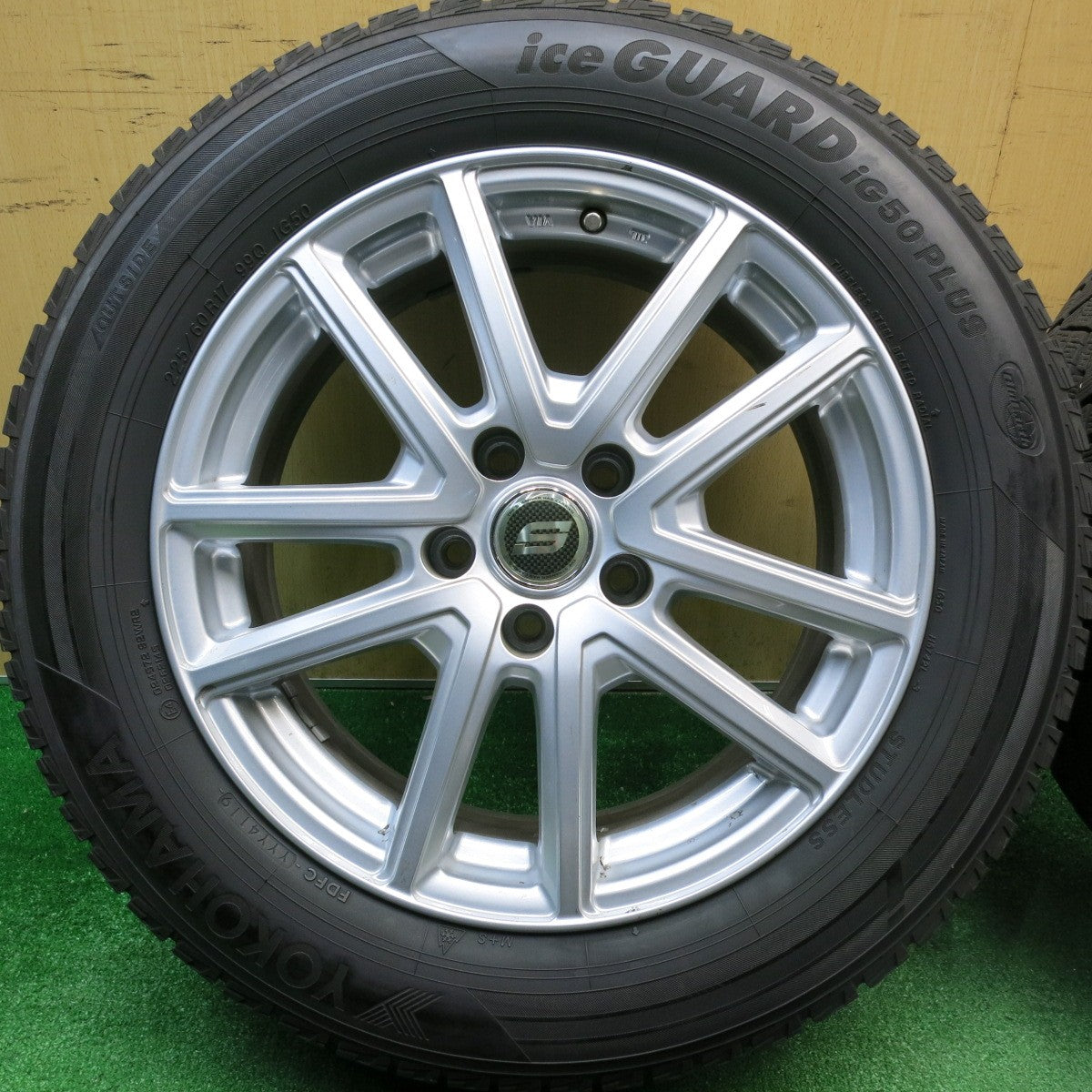 バリ溝！9分★スタッドレス 225/60R17 ヨコハマ アイスガード iG50 プラス STRANGER ストレンジャー 17インチ PCD114.3/5H★5112904HAス