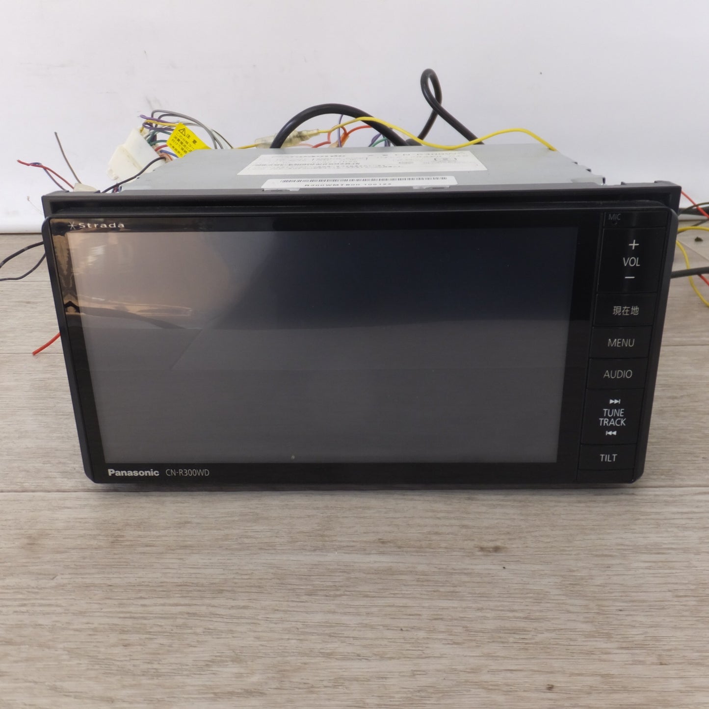 [送料無料] ★パナソニック Panasonic SDカーナビステーション Rシリーズ Strada CN-R300WD(19)★