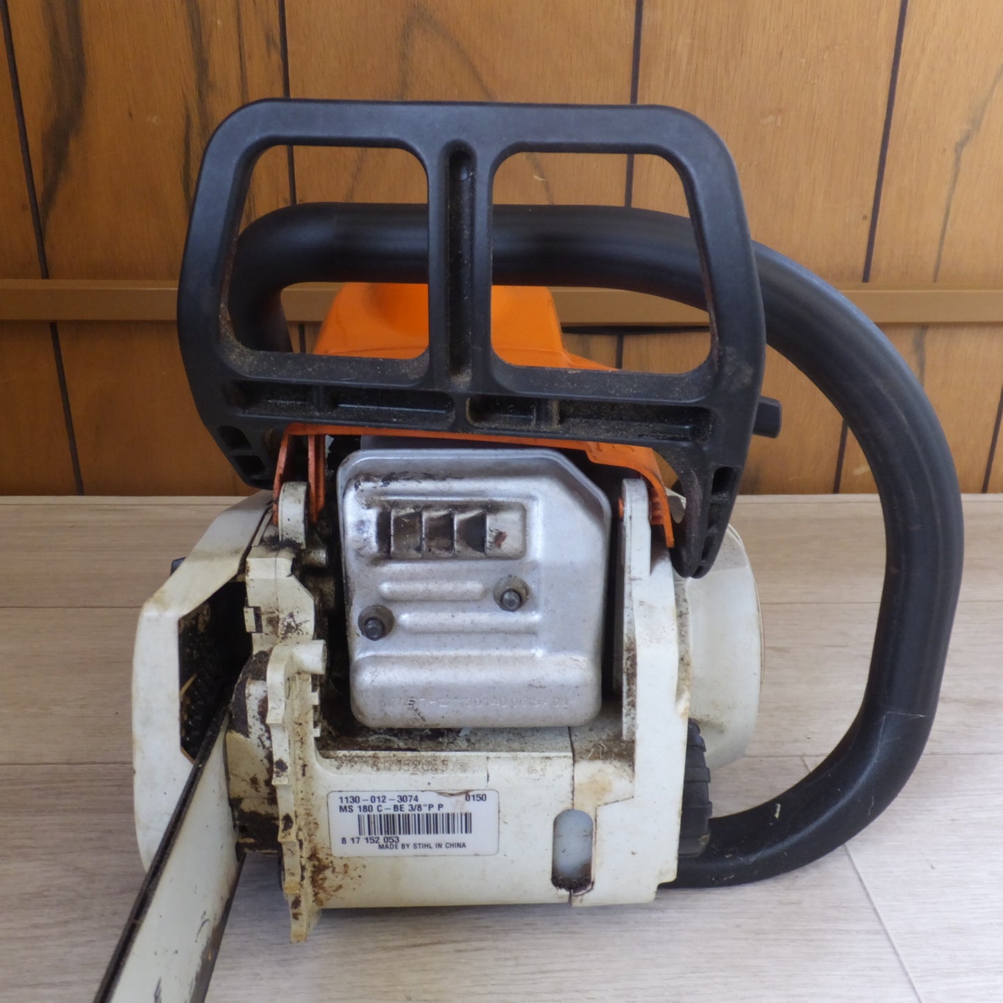 [送料無料] 岐阜発★スチール STIHL エンジンチェーンソー MS180C-BE 刃なし　3軸合成値 7.6m/s2　LWA 112dB★