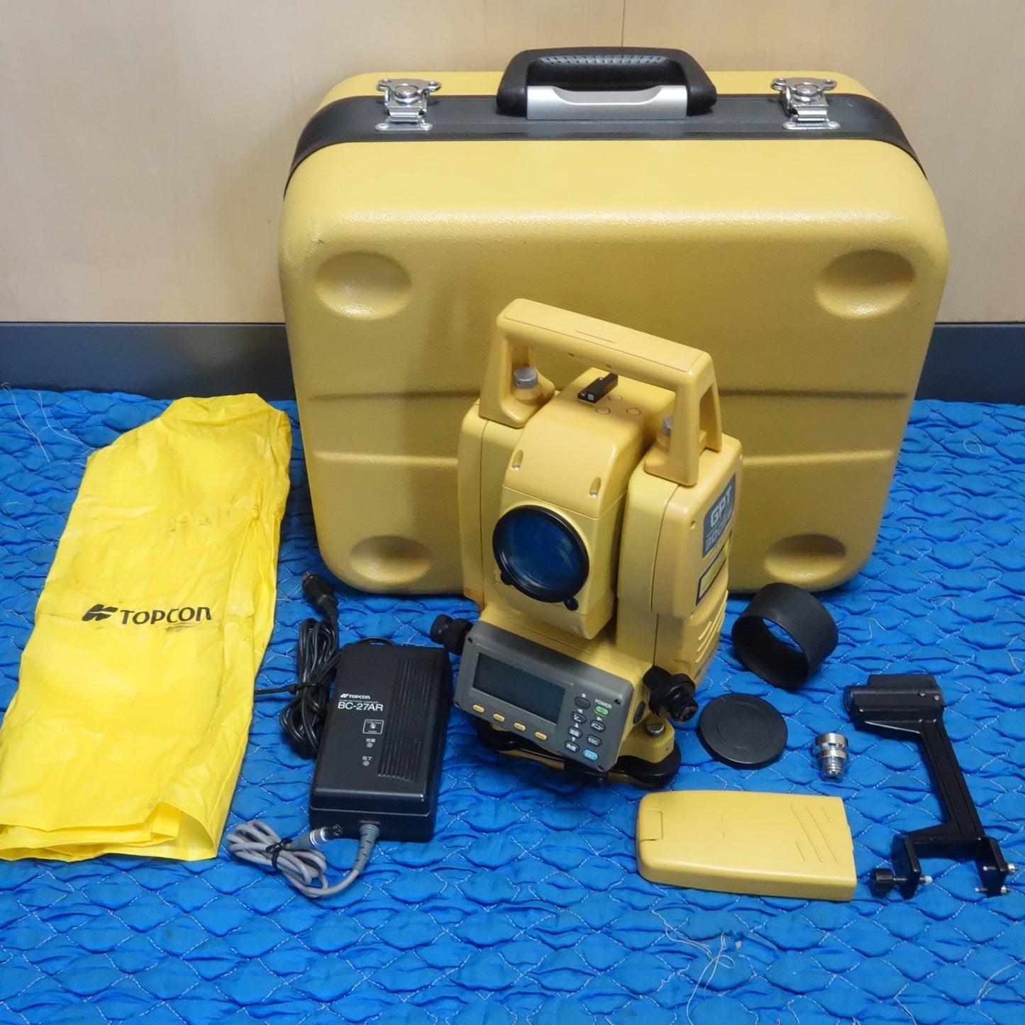 [送料無料] ☆トプコン パルス トータル ステーション 測量器 GPT-3005W BT-52QA ケース付き TOPCON 現状品☆