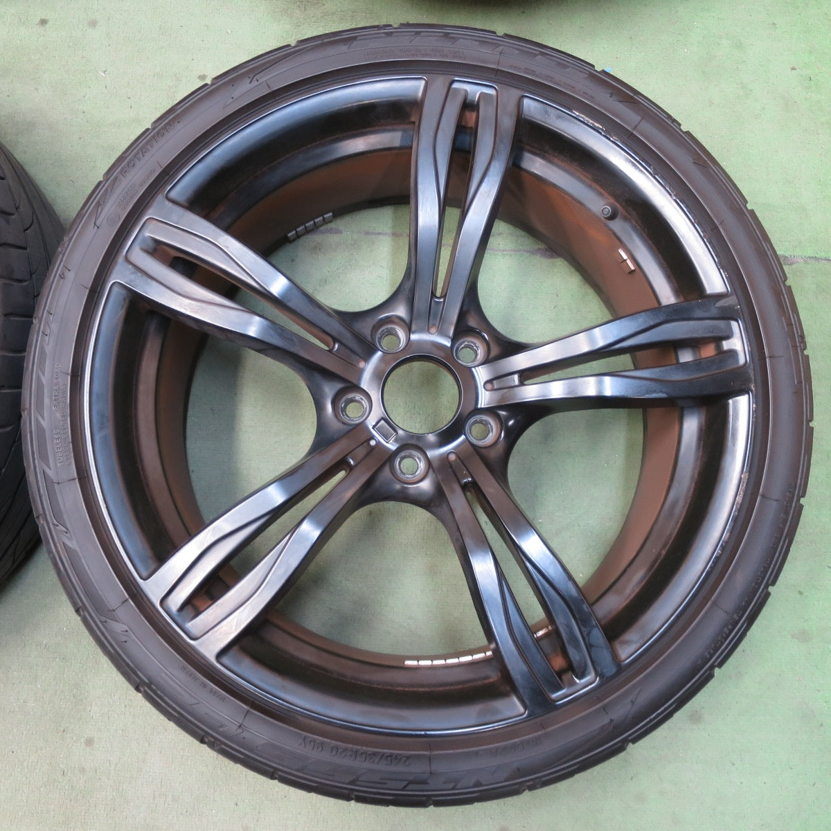 4本価格！24年★BMW 等 245/35R20 ニットー NT555 G2 社外 アルミ 20インチ PCD120/5H★6051401イノ