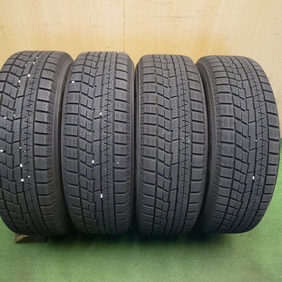 バリ溝！23年！キレイ！ほぼ10分◎スタッドレス 185/60R15 ヨコハマ アイスガード iG60 ESTROSA FSV エステローザ 15インチ PCD100/4H◎6100607Hス