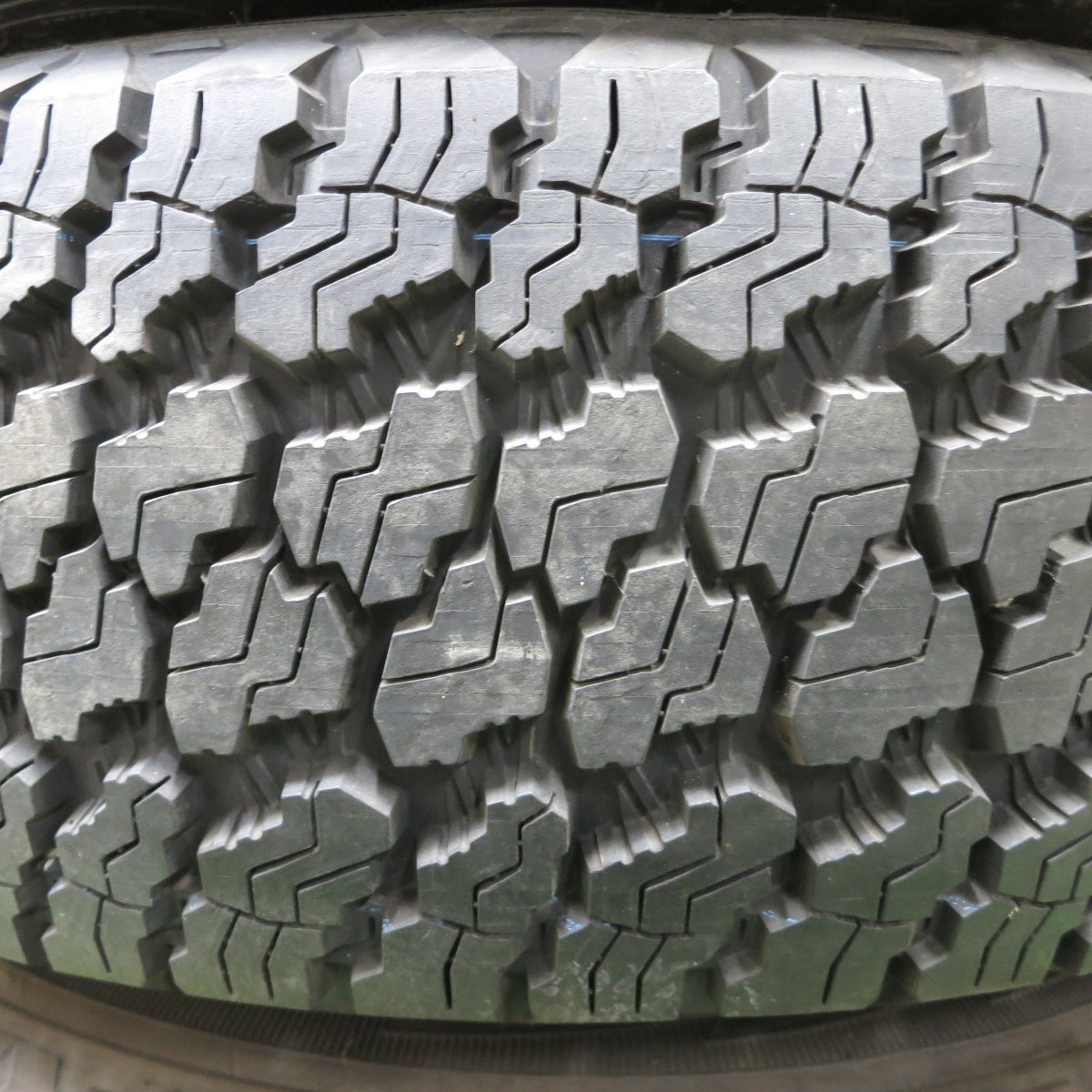 バリ溝！9.5分★ジープ JK ラングラー 純正 245/75R17 グッドイヤー WRANGLER 17インチ PCD127/5H★5082302ナノ