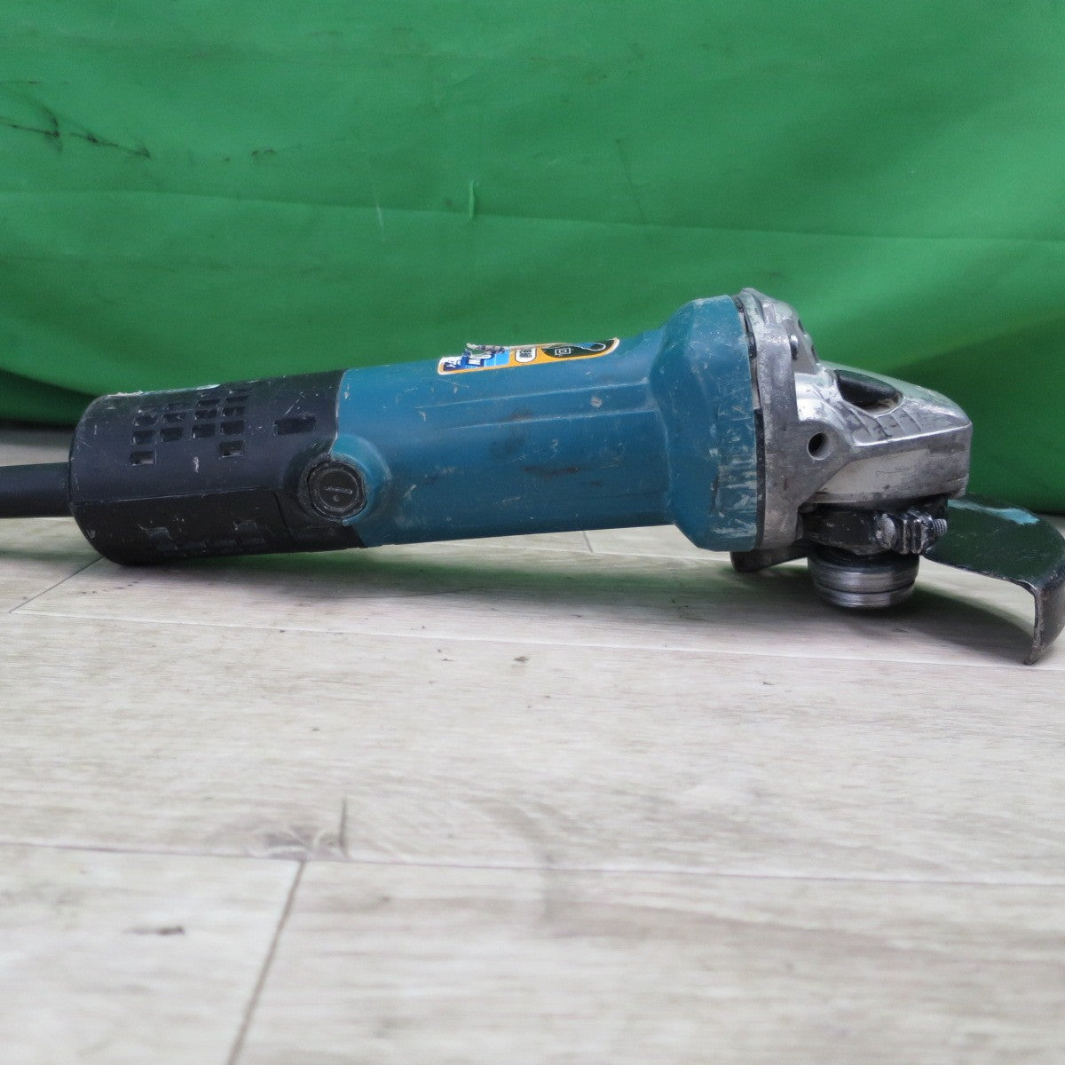 [送料無料] ☆マキタ 100mm ディスクグラインダー 9533B 電動 工具 研磨機☆