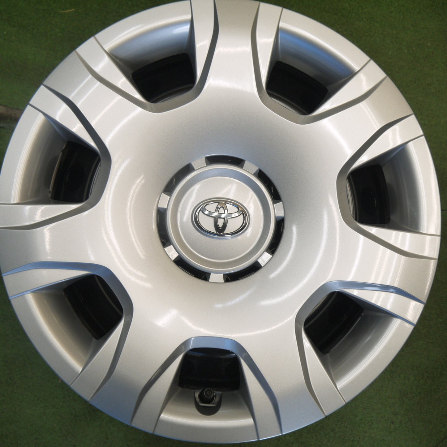 新車外し★トヨタ 200系 ハイエース 純正 スチール ホイール 15インチ 15×6J PCD139.7/6H★6060505Hホ