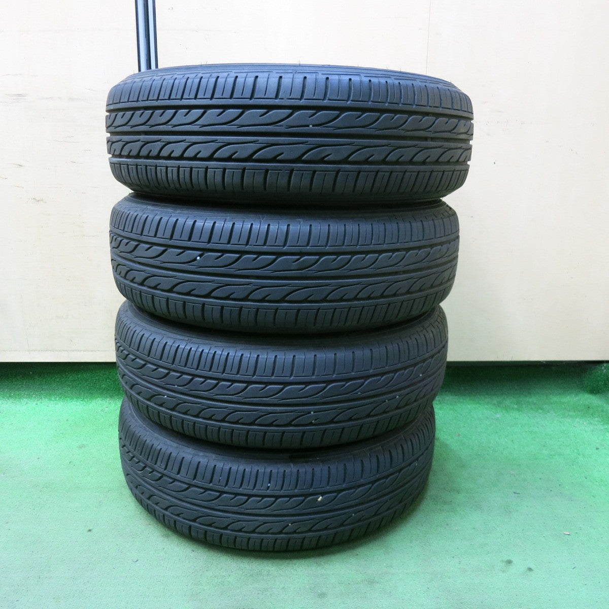 バリ溝！21年！9分★175/65R15 ダンロップ EC202 スチール 社外 ホイール キャップ カバー 15インチ PCD100/4H★5061313SYノ