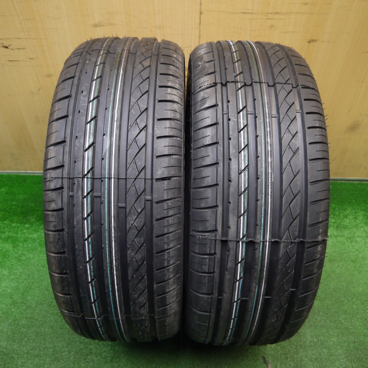 ほぼ未使用！2本★225/55R17 ハイフライ HF805 タイヤ 17インチ アルファード ヴェゼル アテンザ 等★5110410Hノタ