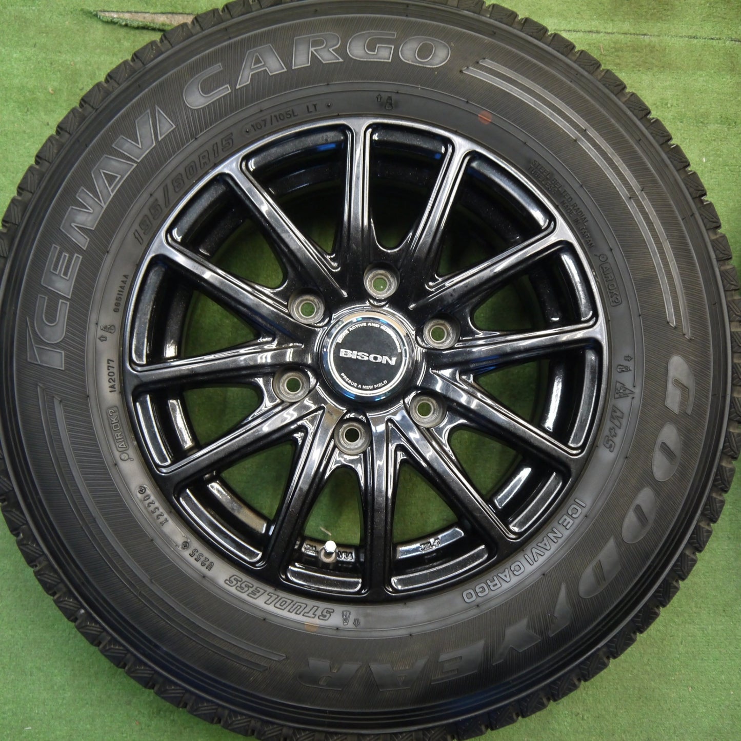 バリ溝！9.5分★スタッドレス 195/80R15 107/105L グッドイヤー アイスナビ CARGO BISON BN-01 バイソン カーゴ 15インチ PCD139.7/6H★6050101Hス