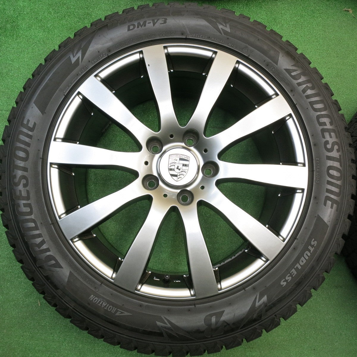 バリ溝！23年！9.5分★ポルシェ 等 EUROPREMIUM 265/50R19 スタッドレス ブリヂストン ブリザック DM-V3 19インチ ユーロプレミアム PCD130/5H★5112015HAス