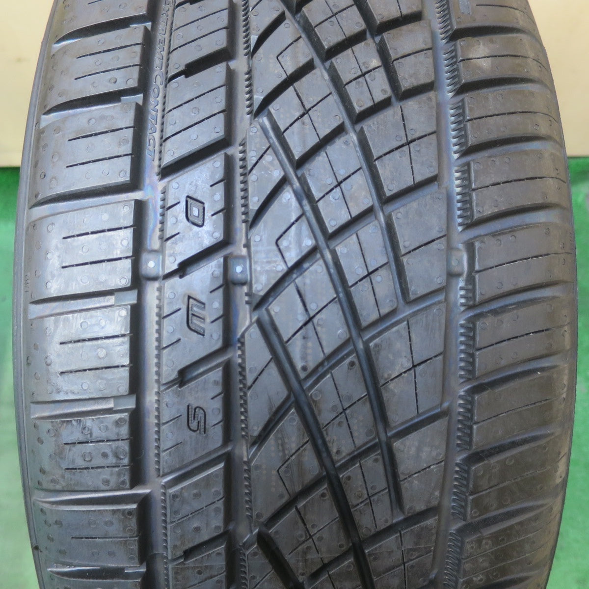 未使用！1本★225/40R18 コンチネンタル エクストリームコンタクト DWS06 プラス タイヤ 18インチ ゴルフ ヴァリアント トゥーラン アウディ A3 等★6052302イノタ