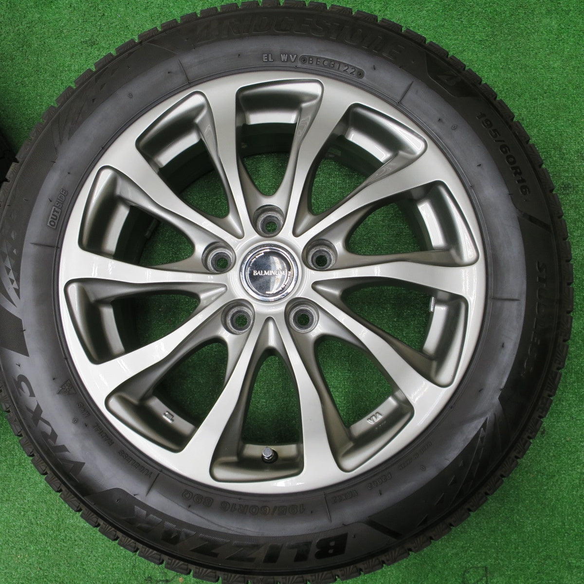 バリ溝！22年！キレイ！9.5分★スタッドレス 195/60R16 ブリヂストン ブリザック VRX3 BALMINUM TR10 バルミナ 16インチ PCD114.3/5H★6011701NKス