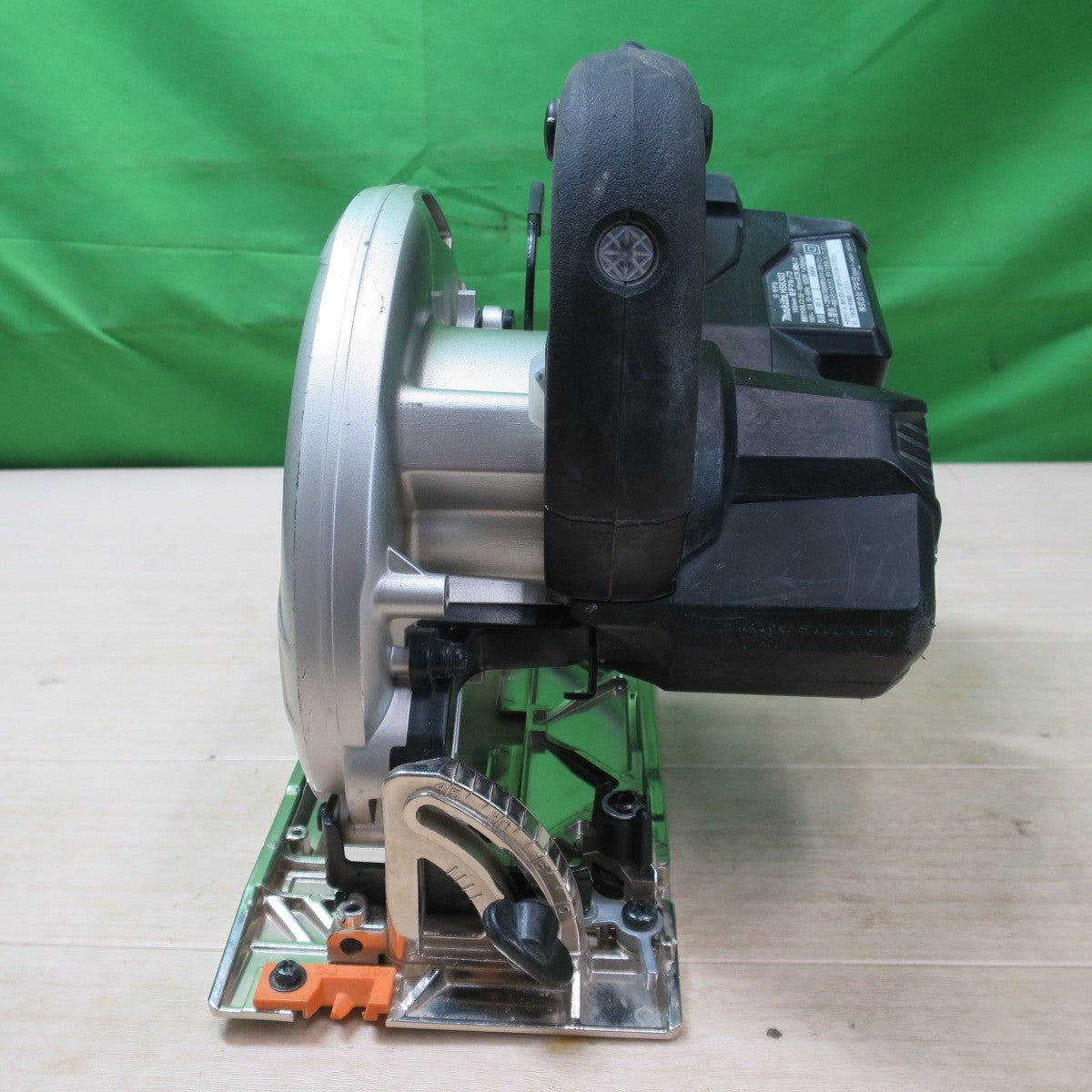 [送料無料] ☆マキタ 165mm 電子 マルノコ  HS6303 電動 工具 切断機 木工用 超硬 丸のこ 丸ノコ 丸鋸 コード式 makita 100V☆