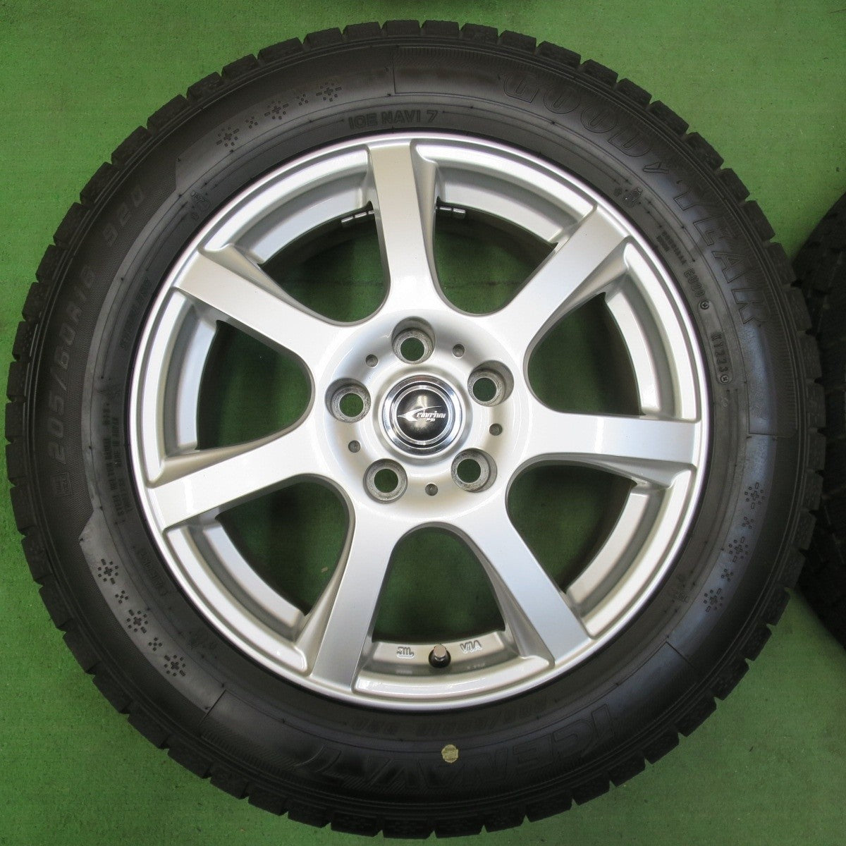 バリ溝！23年！キレイ！ほぼ10分★スタッドレス 205/60R16 グッドイヤー アイスナビ7 ravrion P3 ラブリオン 16インチ PCD114.3/5H★5032009イス