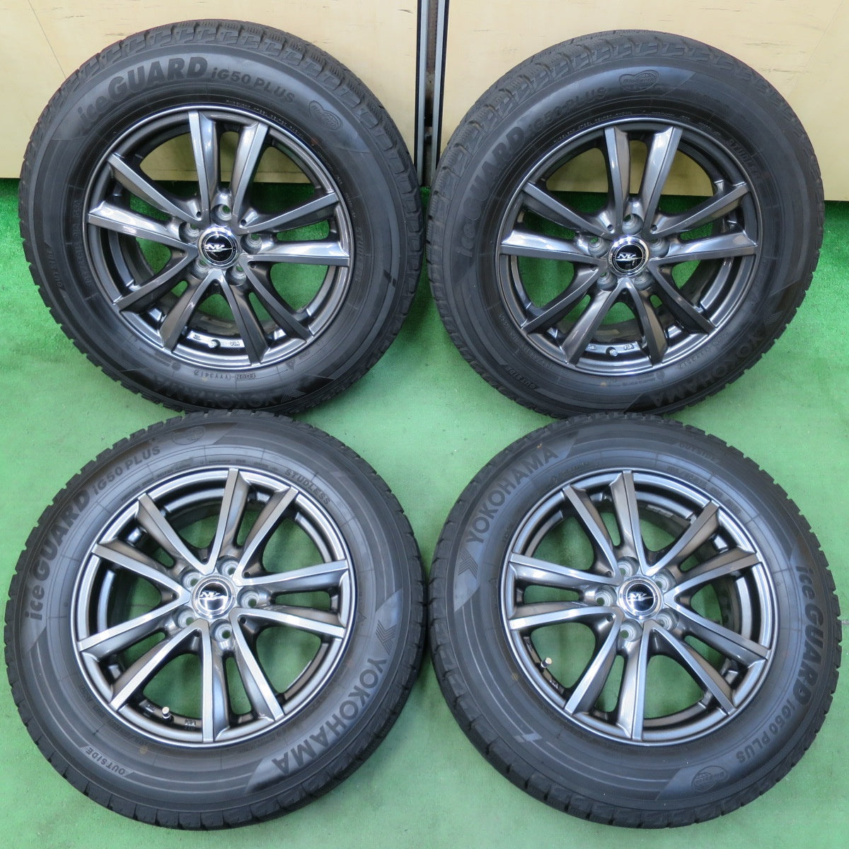 [送料無料] キレイ★プリウス 等 195/65R15 スタッドレス ヨコハマ アイスガード iG50 プラス NIRVANA NV ニルヴァーナ ニルバーナ 15インチ PCD100/5H★5020308イス