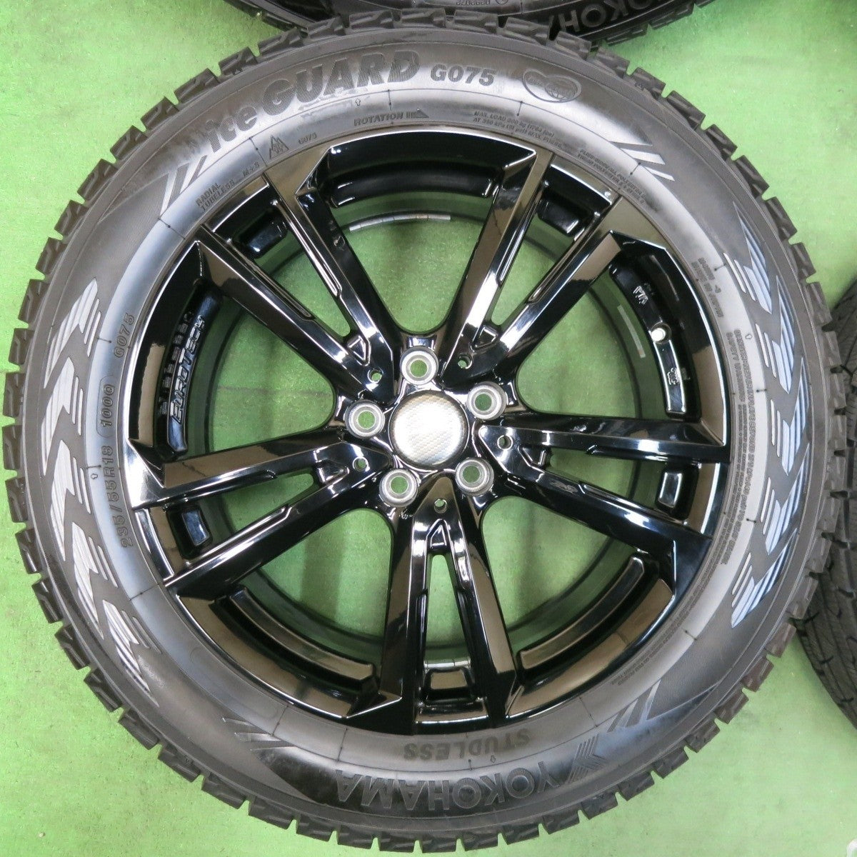 バリ溝！21年！キレイ！9.5分★ボルボ 等 EUROTECH 235/55R18 スタッドレス ヨコハマ アイスガード G075 ユーロテック 18インチ PCD108/5H★4121801SYス