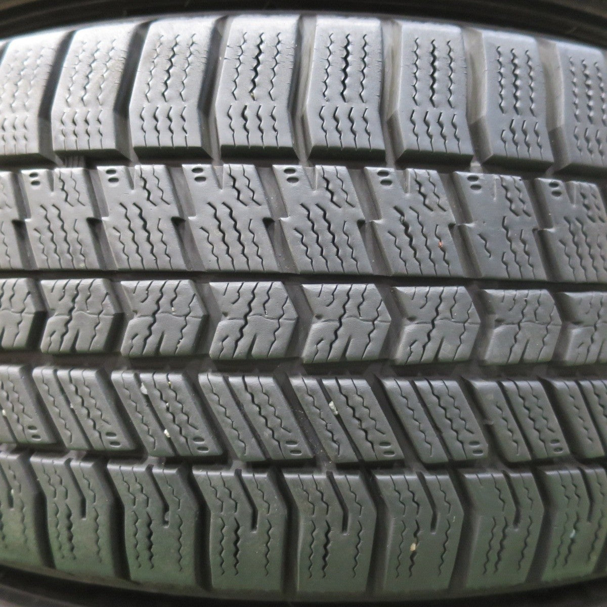 バリ溝！21年！キレイ！9分★インプレッサ 等 205/55R16 スタッドレス グッドイヤー アイスナビ8 ravrion RS01 ラブリオン 16インチ PCD100/5H★5031409イス