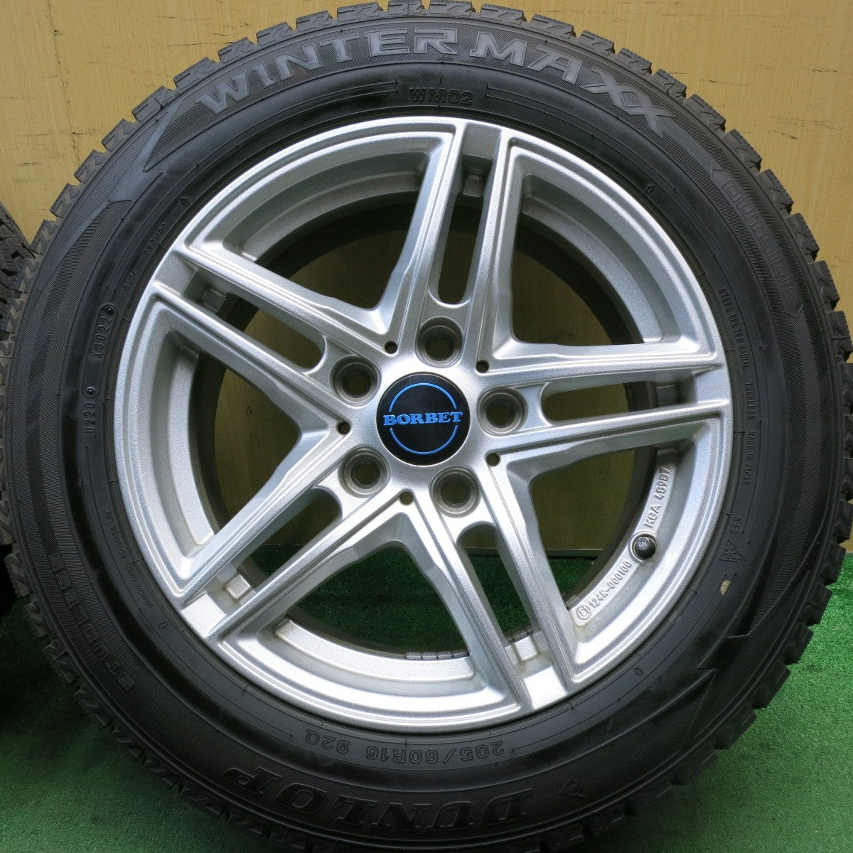 バリ溝！22年！キレイ！9.5分★BMW 等 BORBET CMA 205/60R16 スタッドレス ダンロップ ウインターマックス WM02 ボルベット 16インチ PCD120/5H★5072711HAス