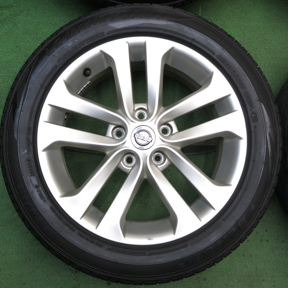 バリ溝！24年！キレイ！9.5分◎日産 ジューク 純正 215/55R17 ダンロップ LE MANS V+ ルマン5+ 17インチ PCD114.3/5H◎6083104KKノ