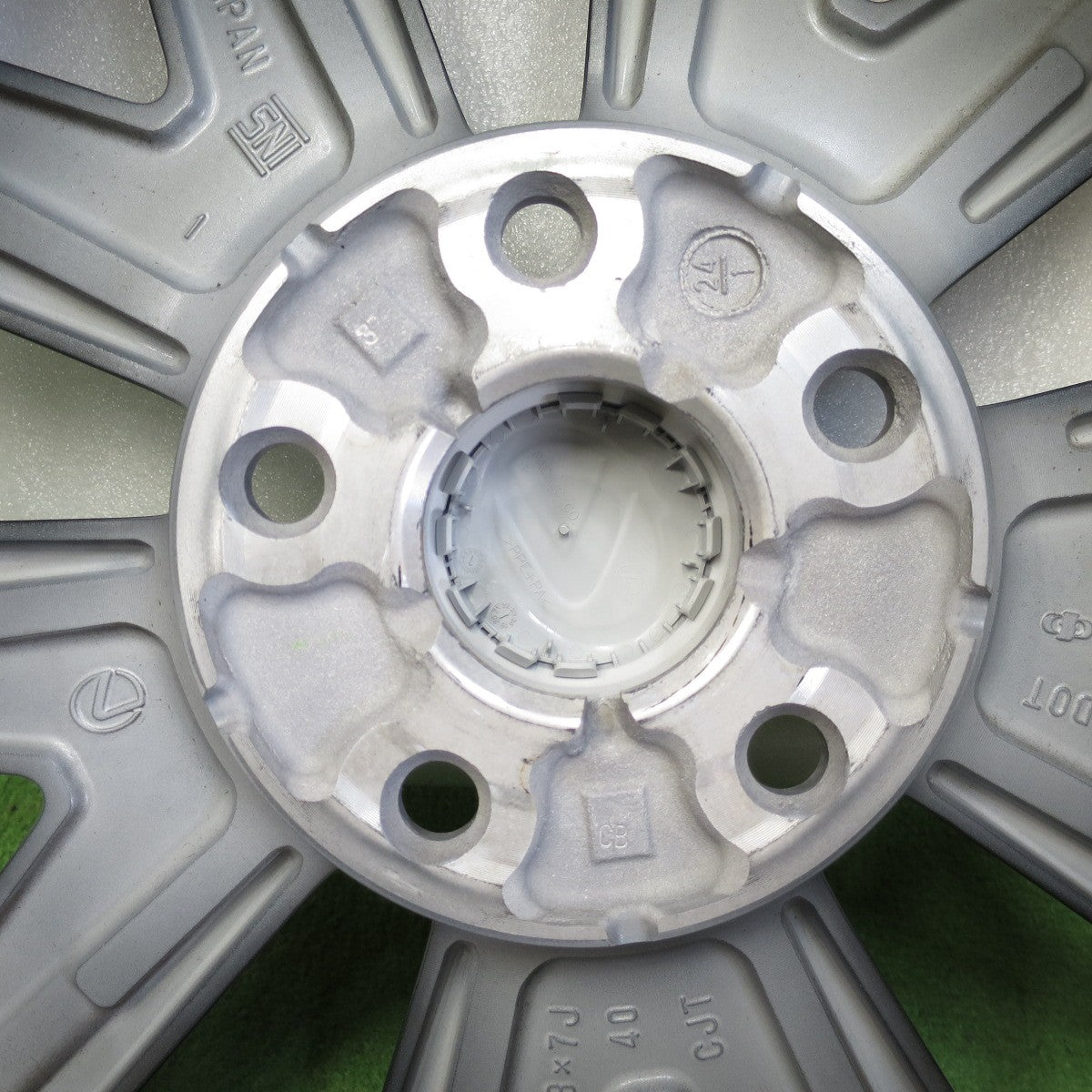 *送料無料* 新車外し★レクサス LBX Relax リラックス 純正 ダークプレミアムメタリック ホイール 18インチ 18×7J PCD114.3/5H★4042203KMホ