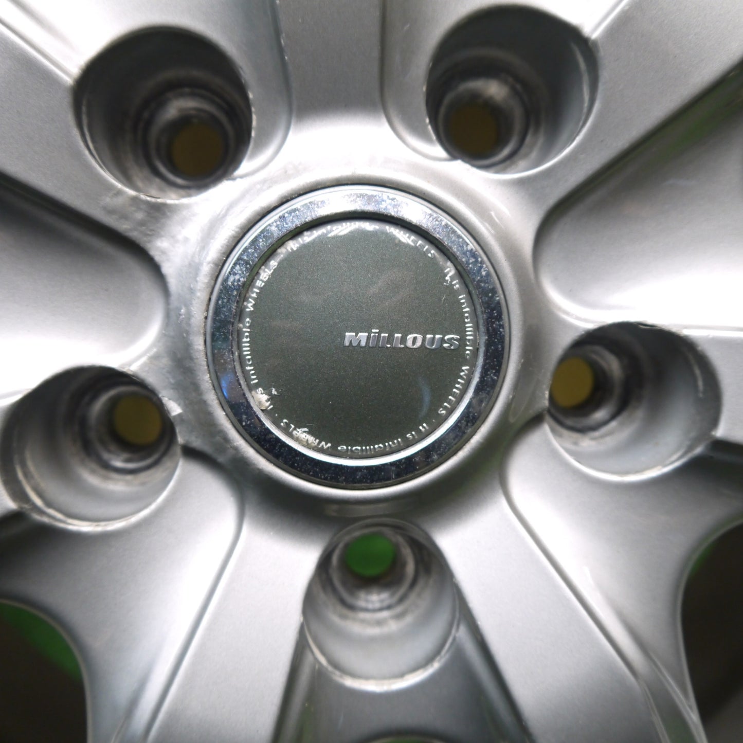 バリ溝！23年！9.5分以上★スタッドレス 195/65R15 ダンロップ ウインターマックス WM02 MiLLOUS ミルアス 15インチ PCD114.3/5H★5080104Hス