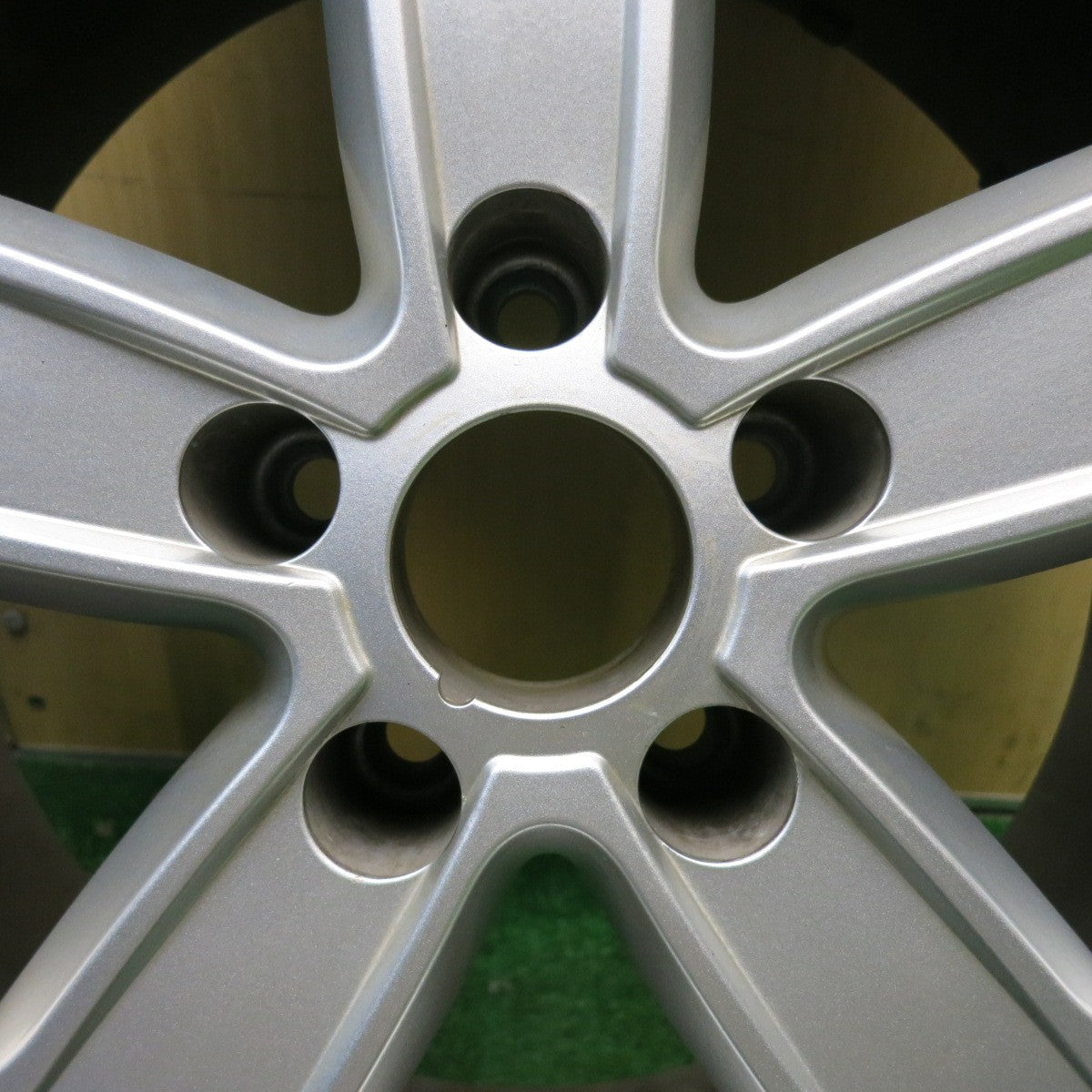 バリ溝！9.5分★アウディ 等 MAK STADT 245/45R18 スタッドレス ダンロップ ウインターマックス WM01 シュタッド 18インチ PCD112/5H★6031408HAス