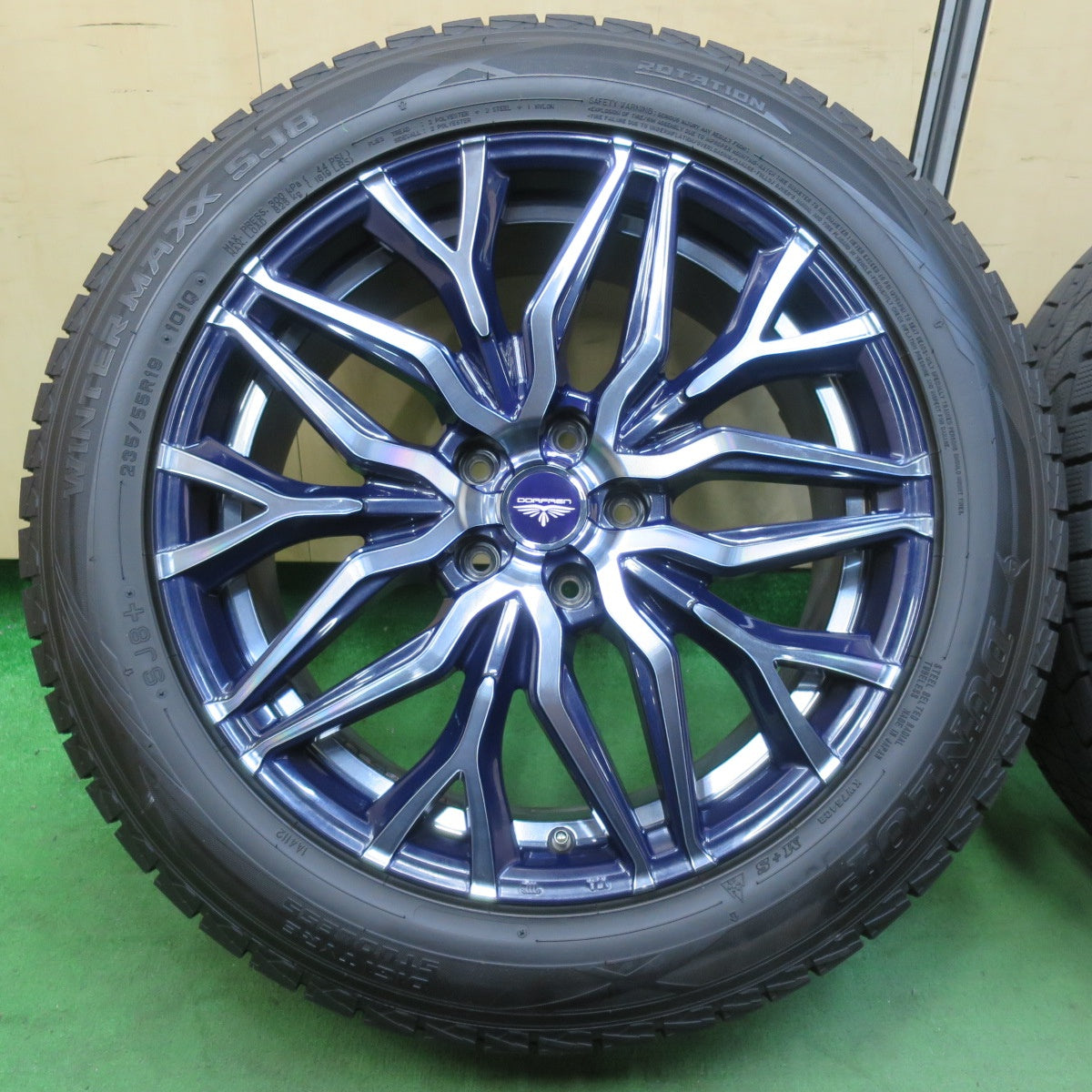 [送料無料] バリ溝！22年！キレイ！9.5分★スタッドレス 235/55R19 ダンロップ ウインターマックス SJ8 DORFREN ドルフレン 19インチ PCD114.3/5H★5022120イス