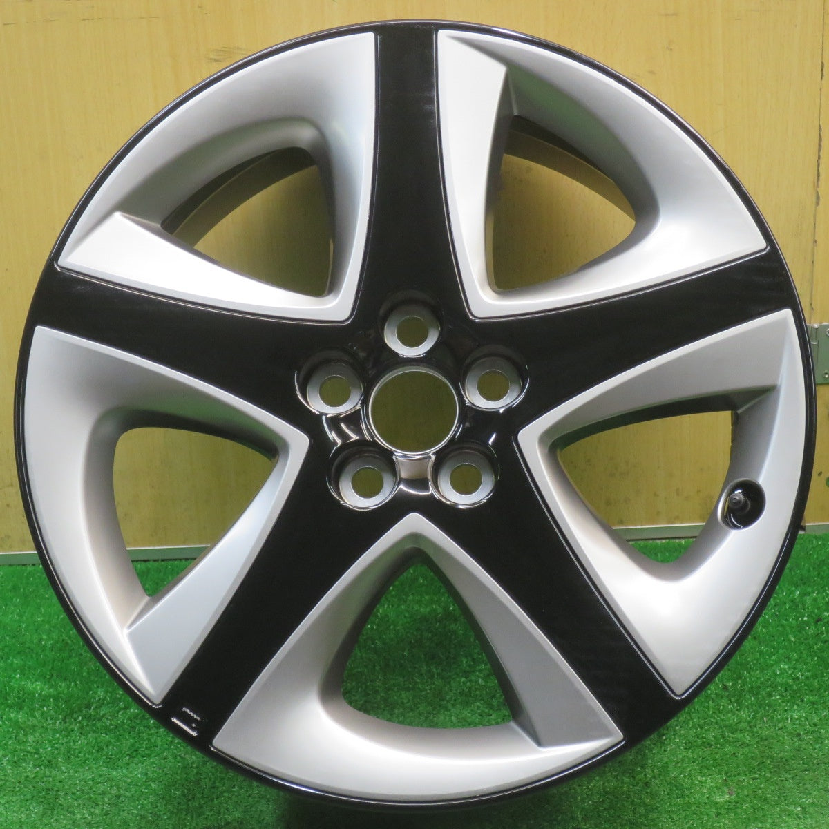 新車外し★トヨタ 50系 プリウス ツーリング 純正 ホイール 17インチ 17×7J PCD100/5H★5111604NJホ