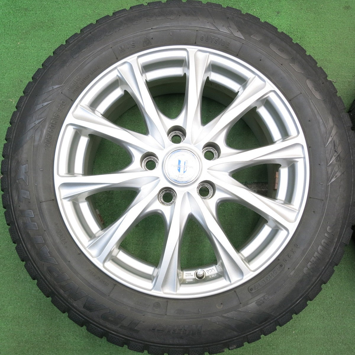 バリ溝！9.5分★スタッドレス 205/60R16 トーヨー ウインター トランパス TX NEXTA ネクスタ 16インチ PCD114.3/5H★5053108HAス