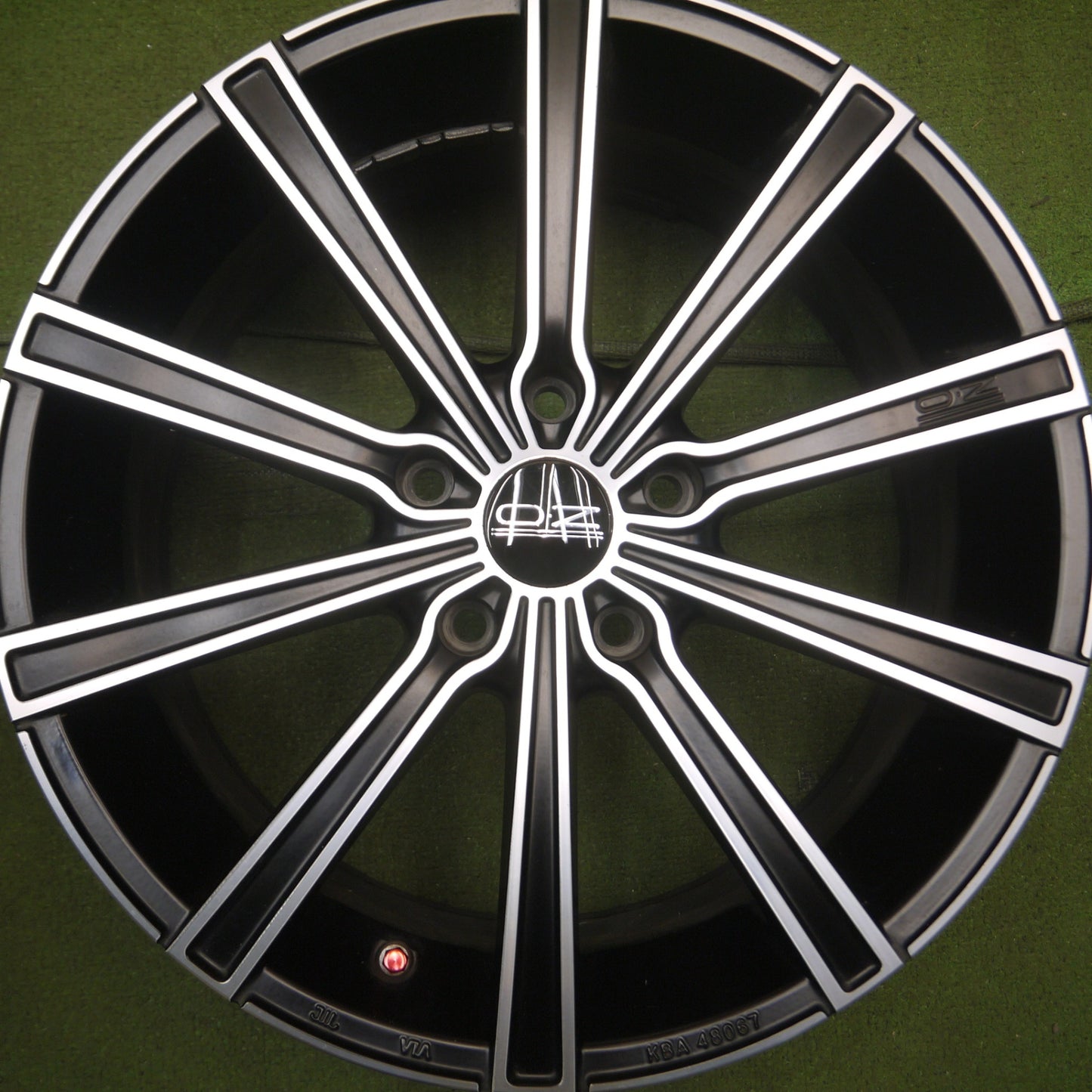*送料無料* キレイ★ワーゲン 等 O・Z RACING LOUNGE10 ホイール 17インチ 17×7.5J OZ レーシング ラウンジ10 PCD112/5H★4041214Hホ