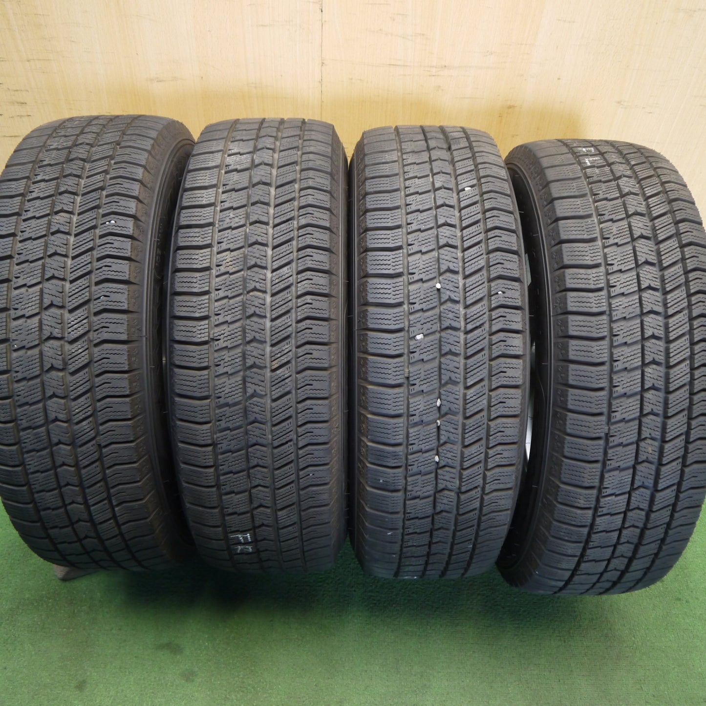 バリ溝！24年！キレイ！9.5分◎ワーゲン コルヴァーラ ゴルフ 等 純正 195/65R15 スタッドレス グッドイヤー アイスナビ8 15インチ コルバラ PCD112/5H◎6080402Hス