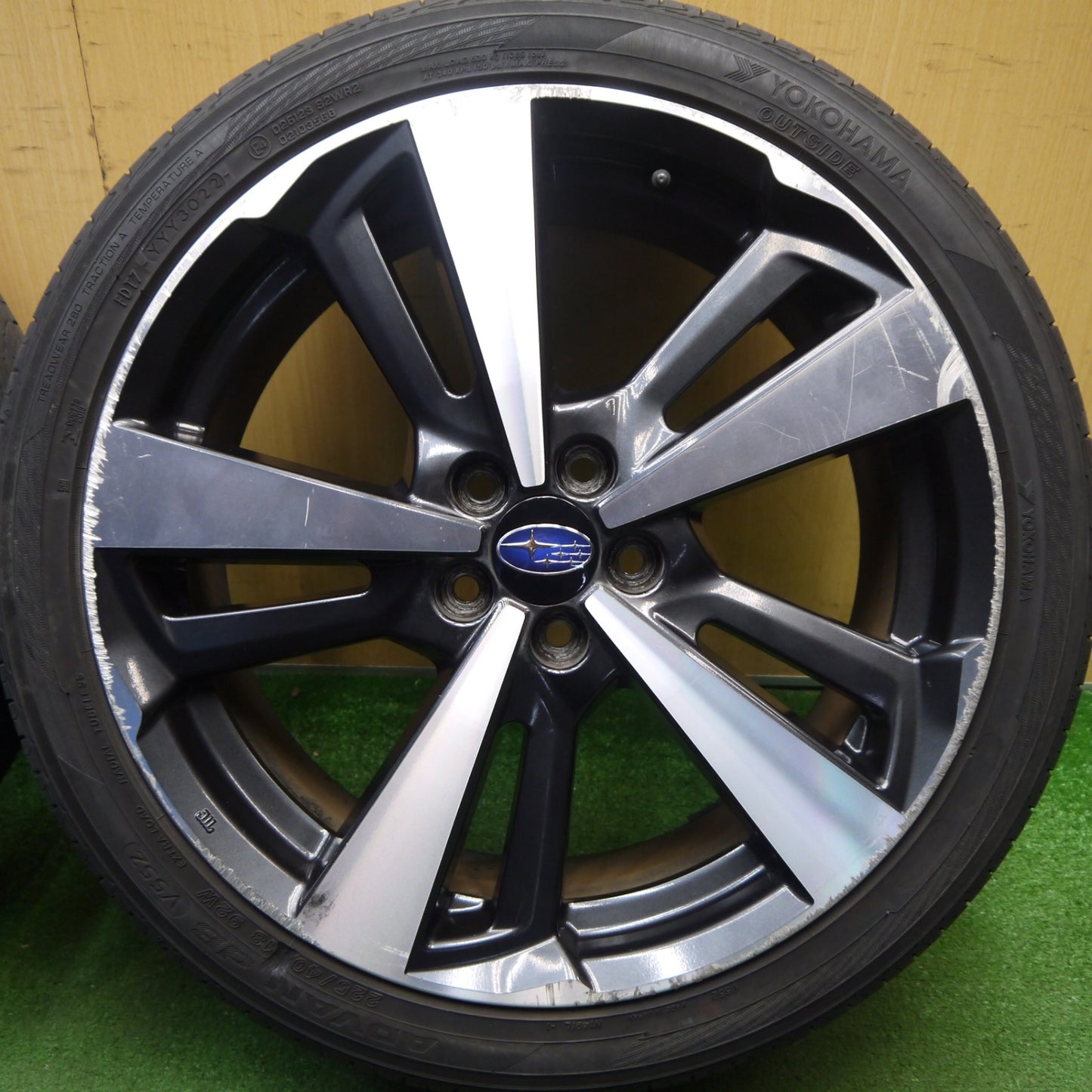 バリ溝！22年！8.5分★スバル インプレッサ スポーツ 純正 225/40R18 ヨコハマ アドバン dB V552 18インチ PCD100/5H★6033110Hノ