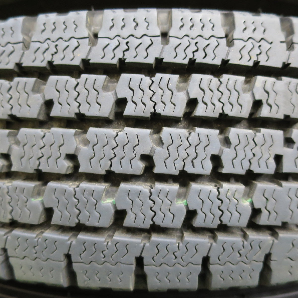*送料無料* バリ溝！23年！キレイ！9.5分★スタッドレス 155/80R14 トーヨー デルベックス 935 SIBILLA NEXT F05 シビラ 14インチ PCD100/4H★4060509イス