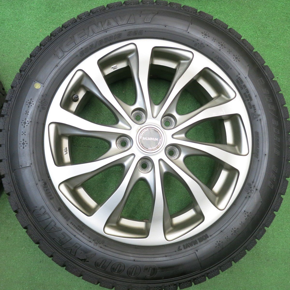 バリ溝！24年！9.5分★スタッドレス 205/60R16 グッドイヤー アイスナビ7 BALMINUM TR10 バルミナ 16インチ PCD114.3/5H★5121408HAス