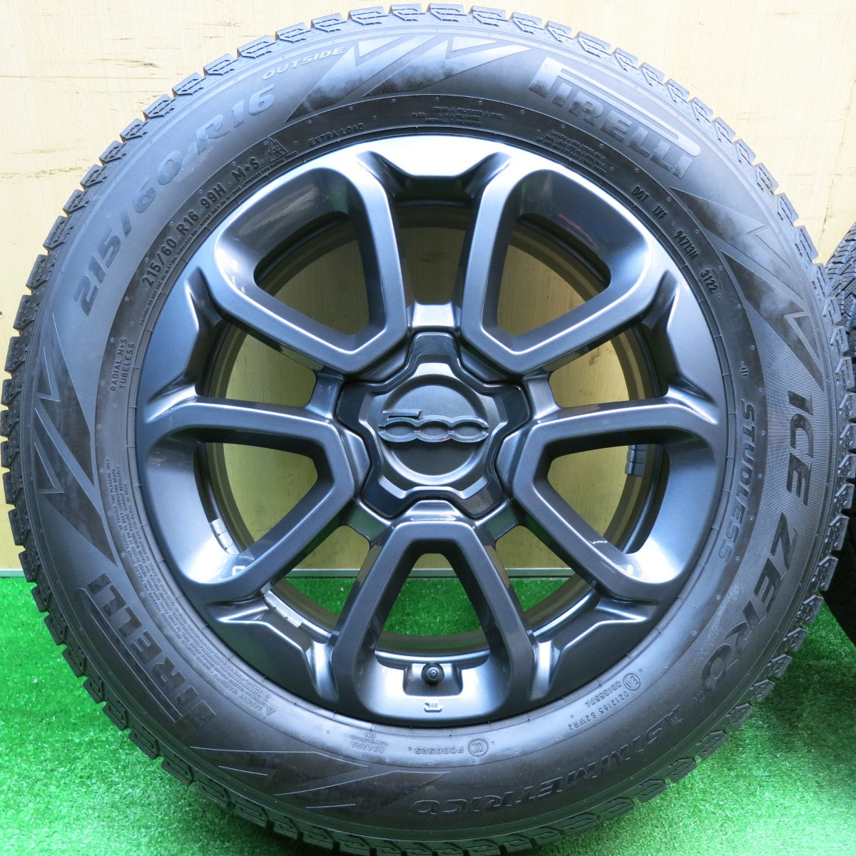バリ溝！22年！キレイ！9分★FIAT フィアット 500X 純正 MOPAR 215/60R16 スタッドレス ピレリ アイスゼロ アシンメトリコ 16インチ PCD110/5H★5113002HAス