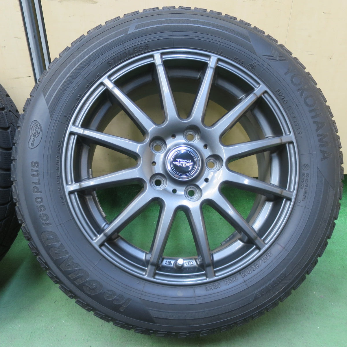 キレイ◎スタッドレス 205/60R16 ヨコハマ アイスガード iG50 プラス TEAD テッド 16インチ PCD114.3/5H◎6061502イス