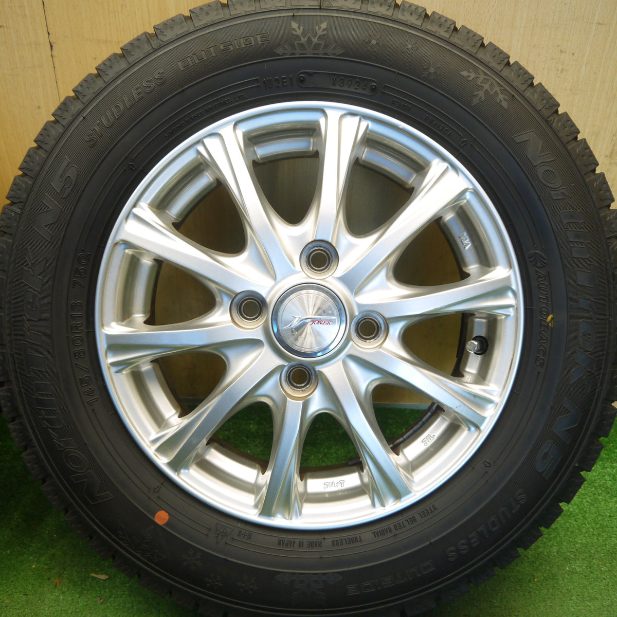 バリ溝！24年！キレイ！8.5分◎スタッドレス 145/80R13 オートバックス ノーストレック N5 JOKER ジョーカー 13インチ PCD100/4H◎6090204Hス