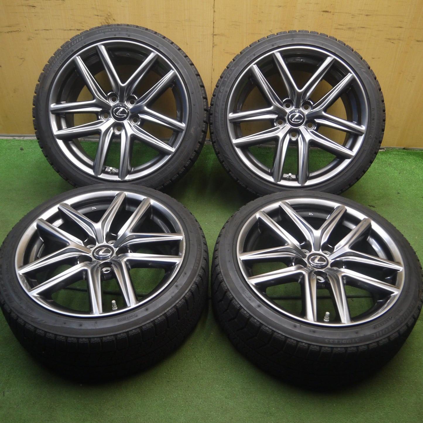 *送料無料* センサー付！バリ溝！8.5分★レクサス IS300h Fスポーツ 純正 225/40R18 255/35R18 スタッドレス ブリヂストン VRX PCD114.3/5H★4032505Hス