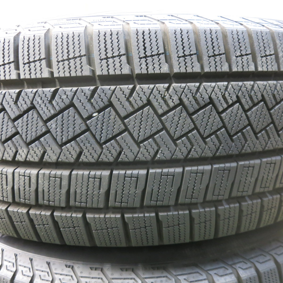 バリ溝！23年！キレイ！9.5分★スタッドレス 225/60R17 ピレリ アイスゼロ アシンメトリコ SCHNEIDER シュナイダー 17インチ PCD114.3/5H★5112104SKス